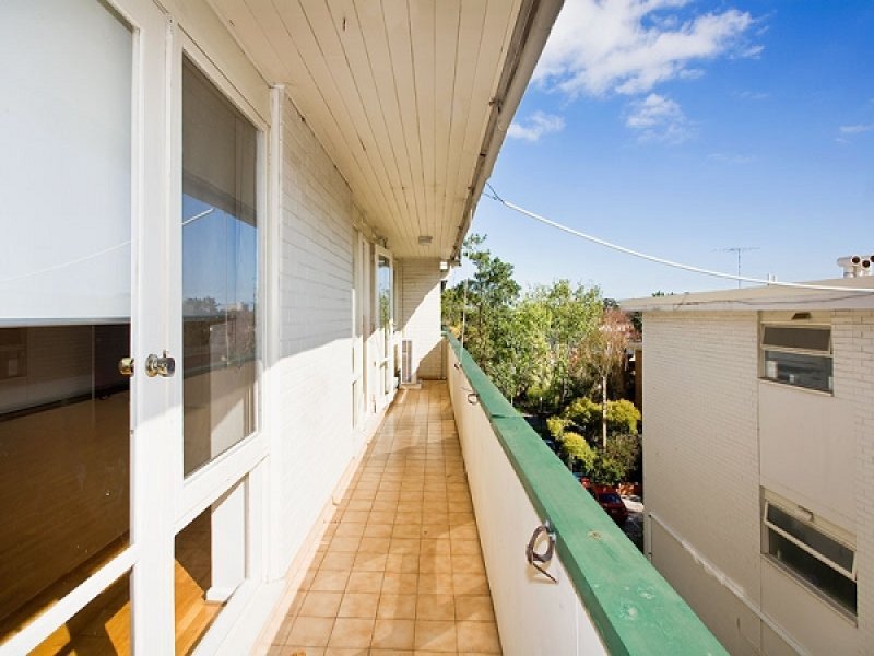 22/384 Toorak Road, South Yarra image 5