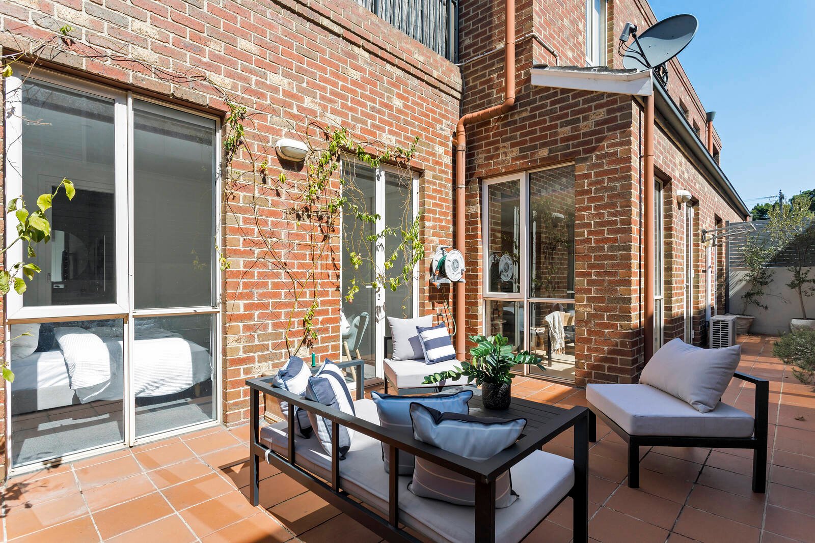 Property Gallery Thumbnail 8