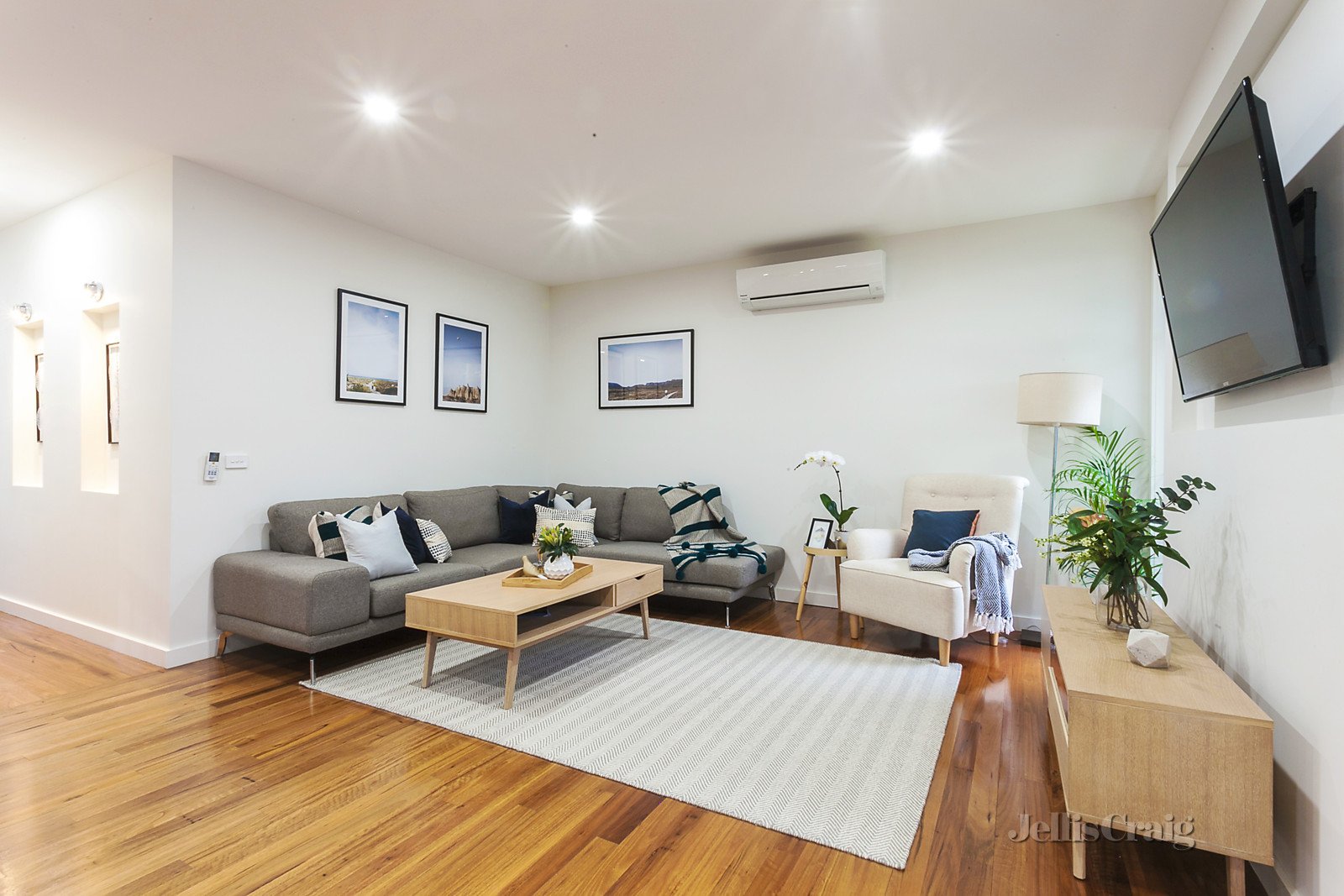 2/24 Alban Street, Montmorency image 2