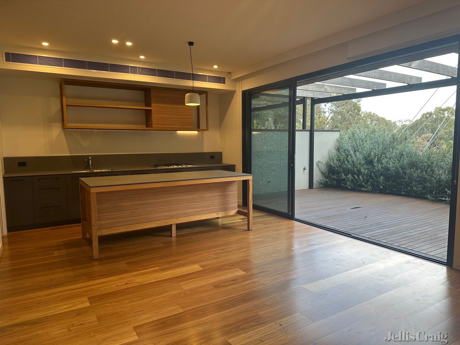 224 Beavers Road, Northcote image 1