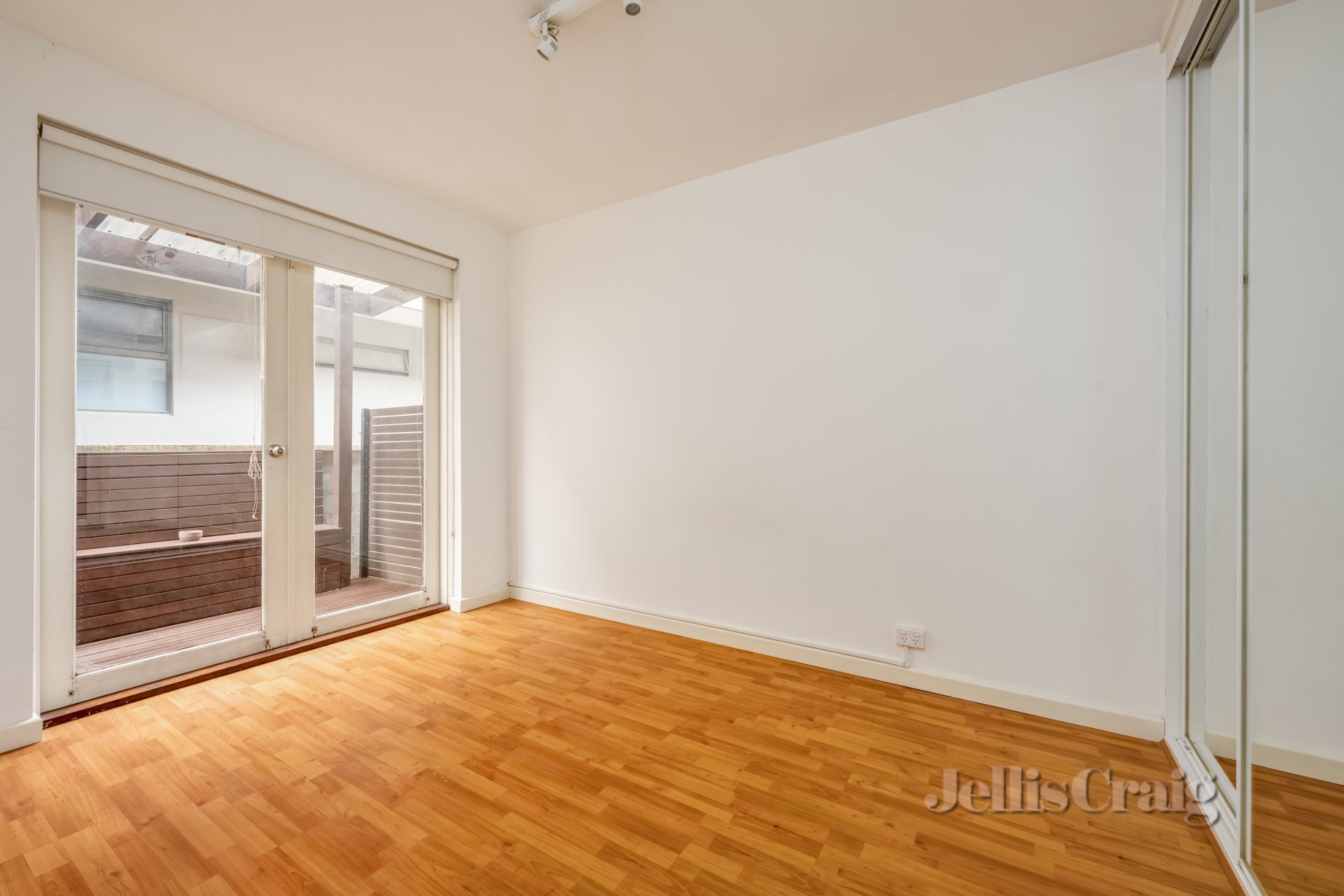 2/24 Blenheim St, Balaclava image 3