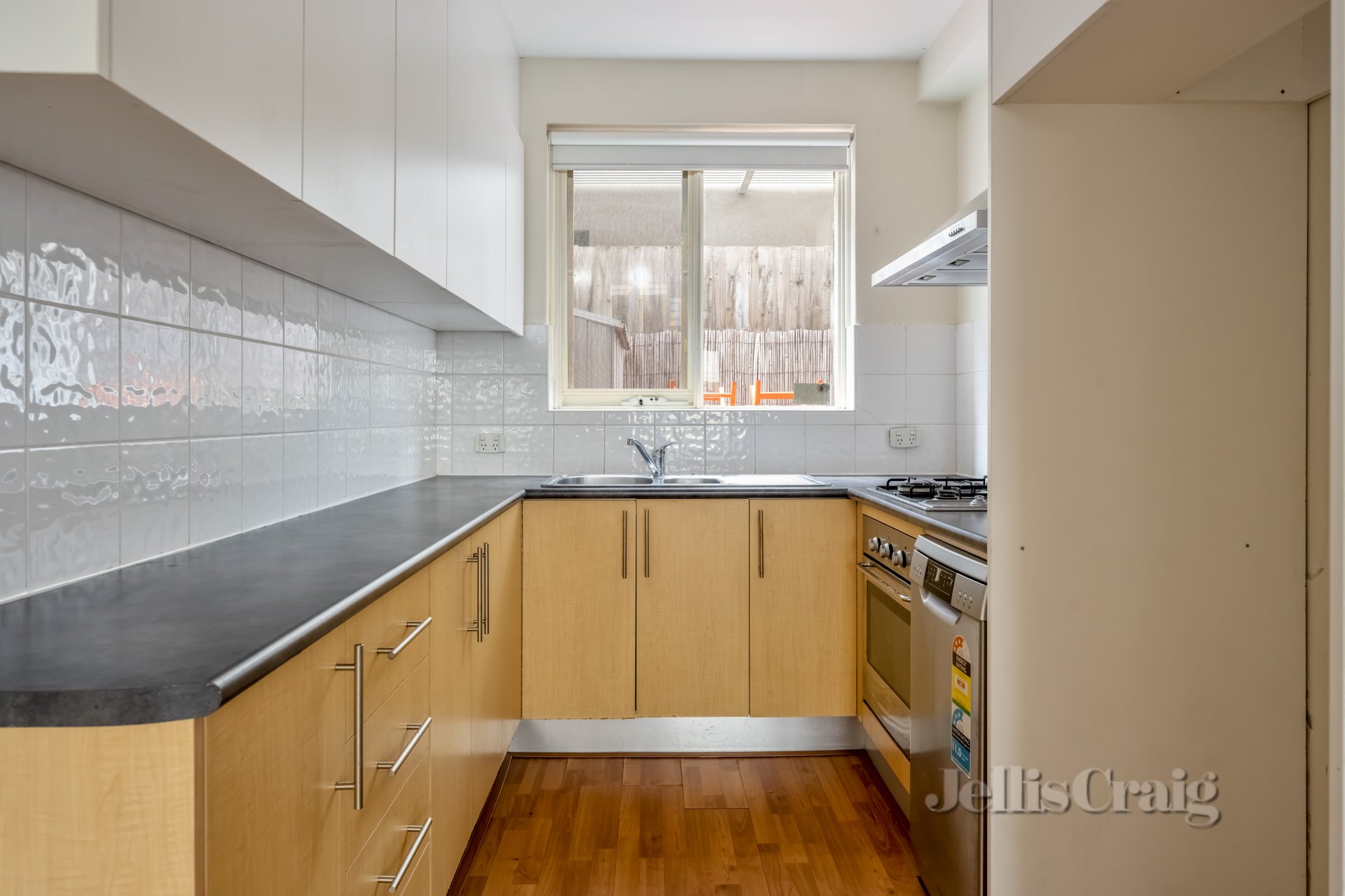 2/24 Blenheim St, Balaclava image 4