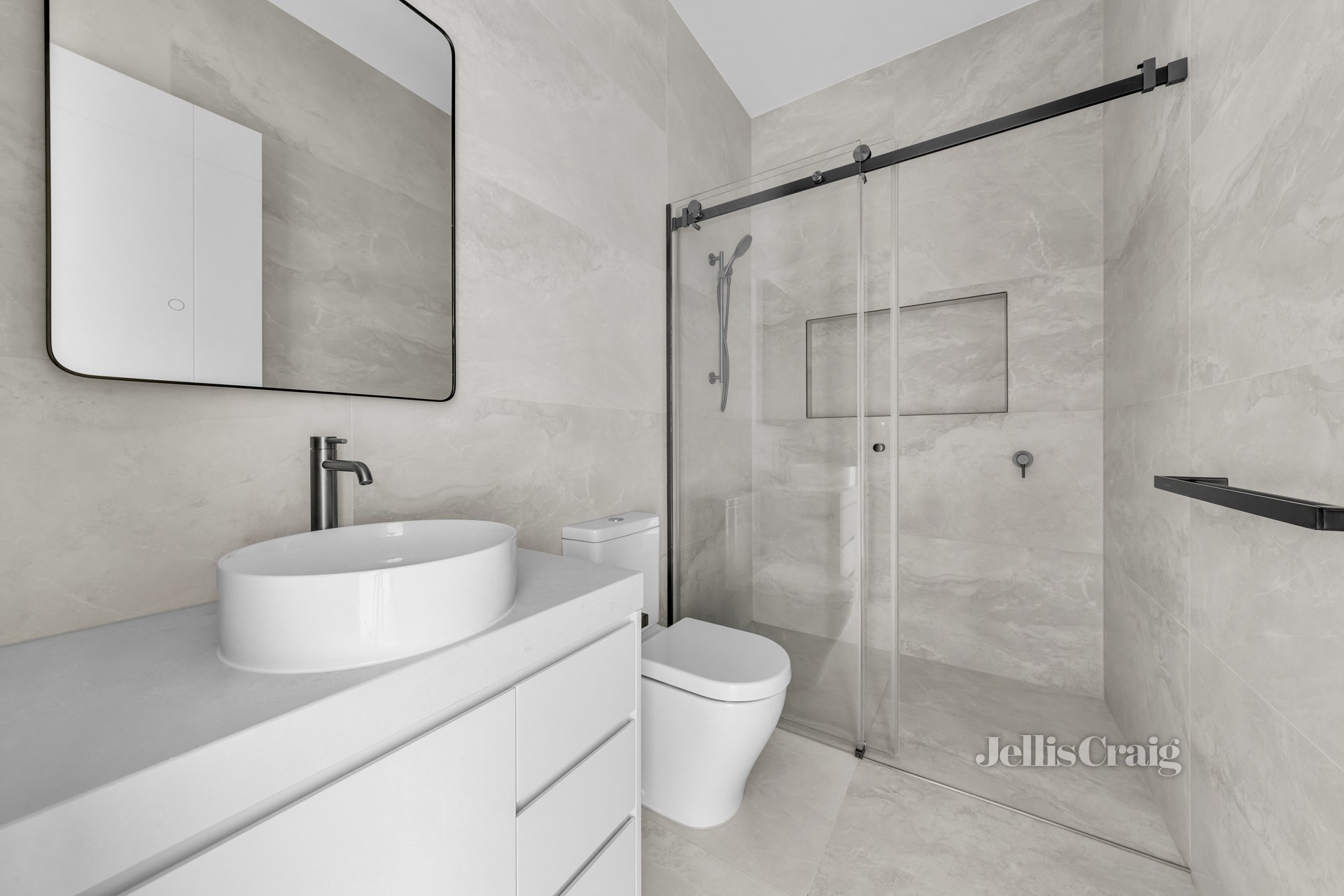 2/24 Blue Hills Avenue, Mount Waverley image 8