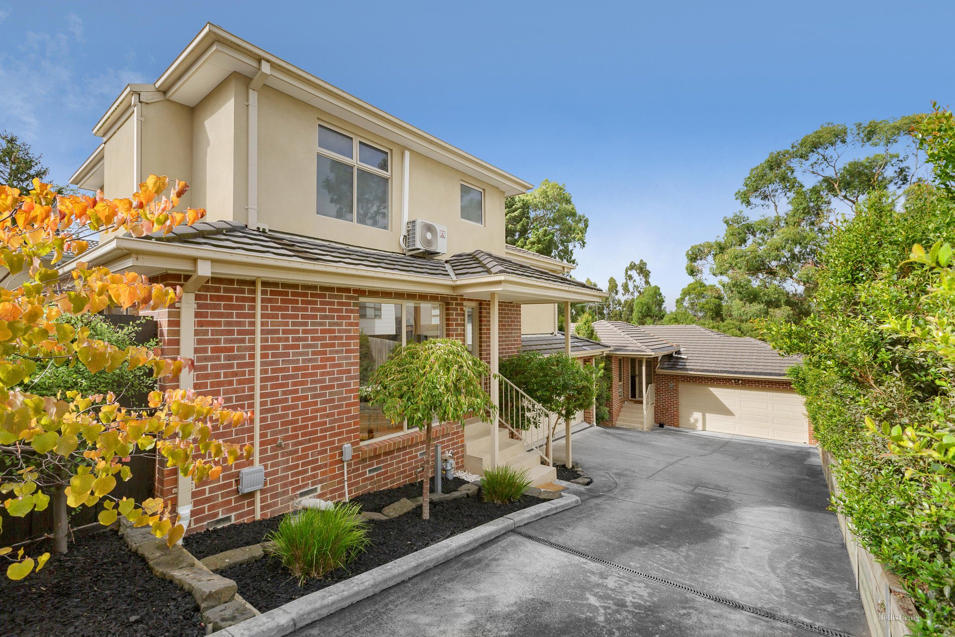2/24 Boronia Grove, Doncaster East image 1