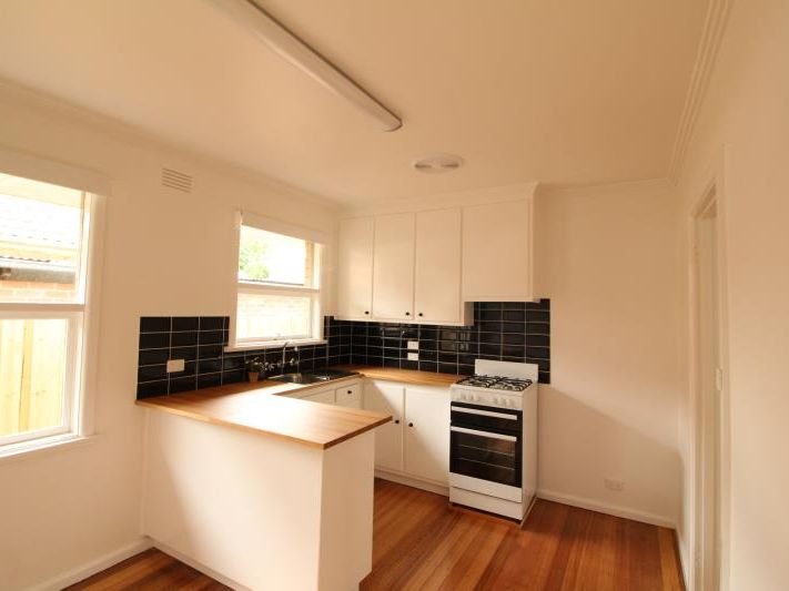 2/24 Bostock Avenue, Manifold Heights image 1