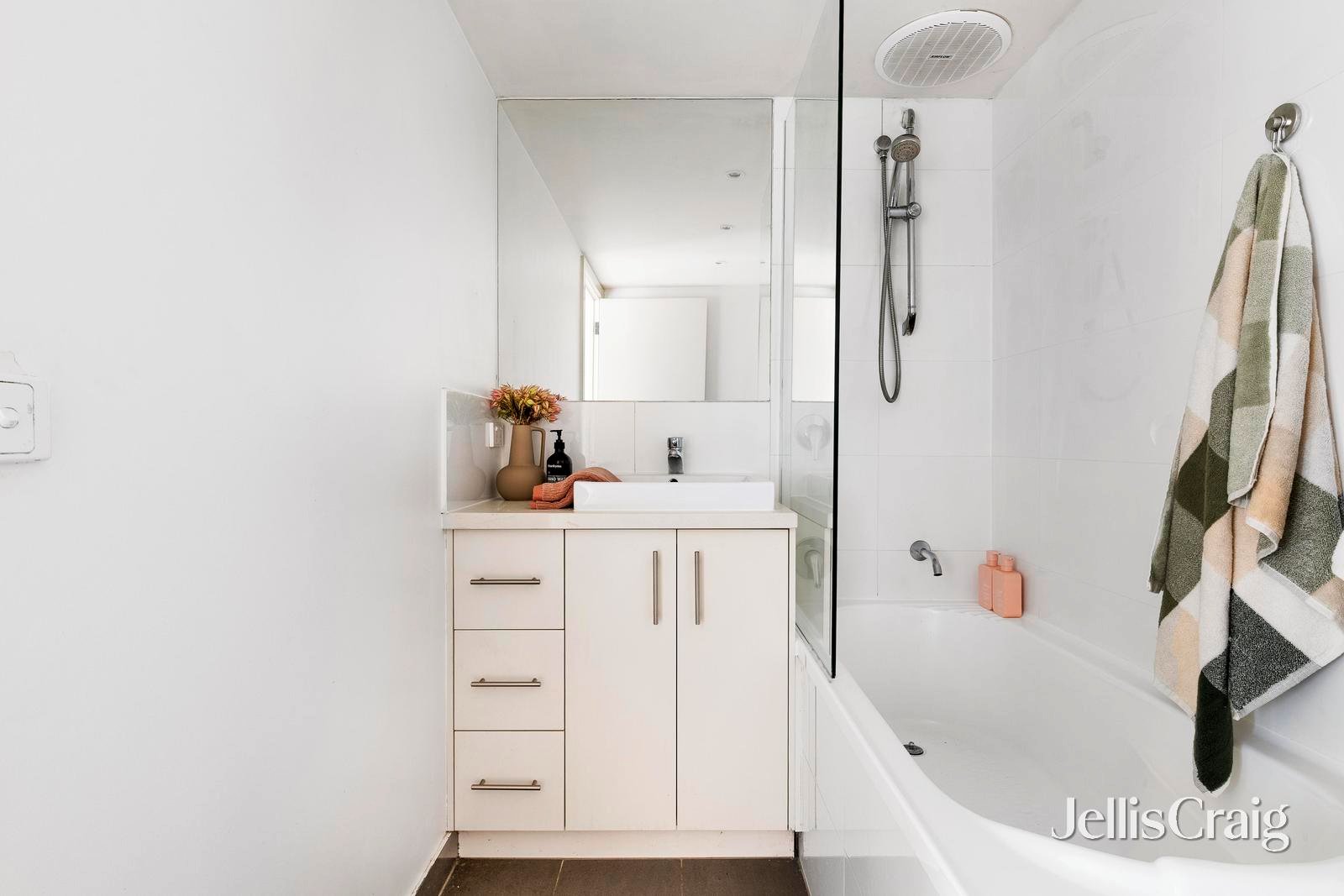 2/24 Como Street, Alphington image 8