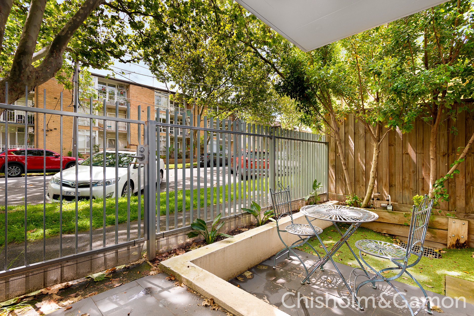 2/24 Crimea Street, St Kilda image 3