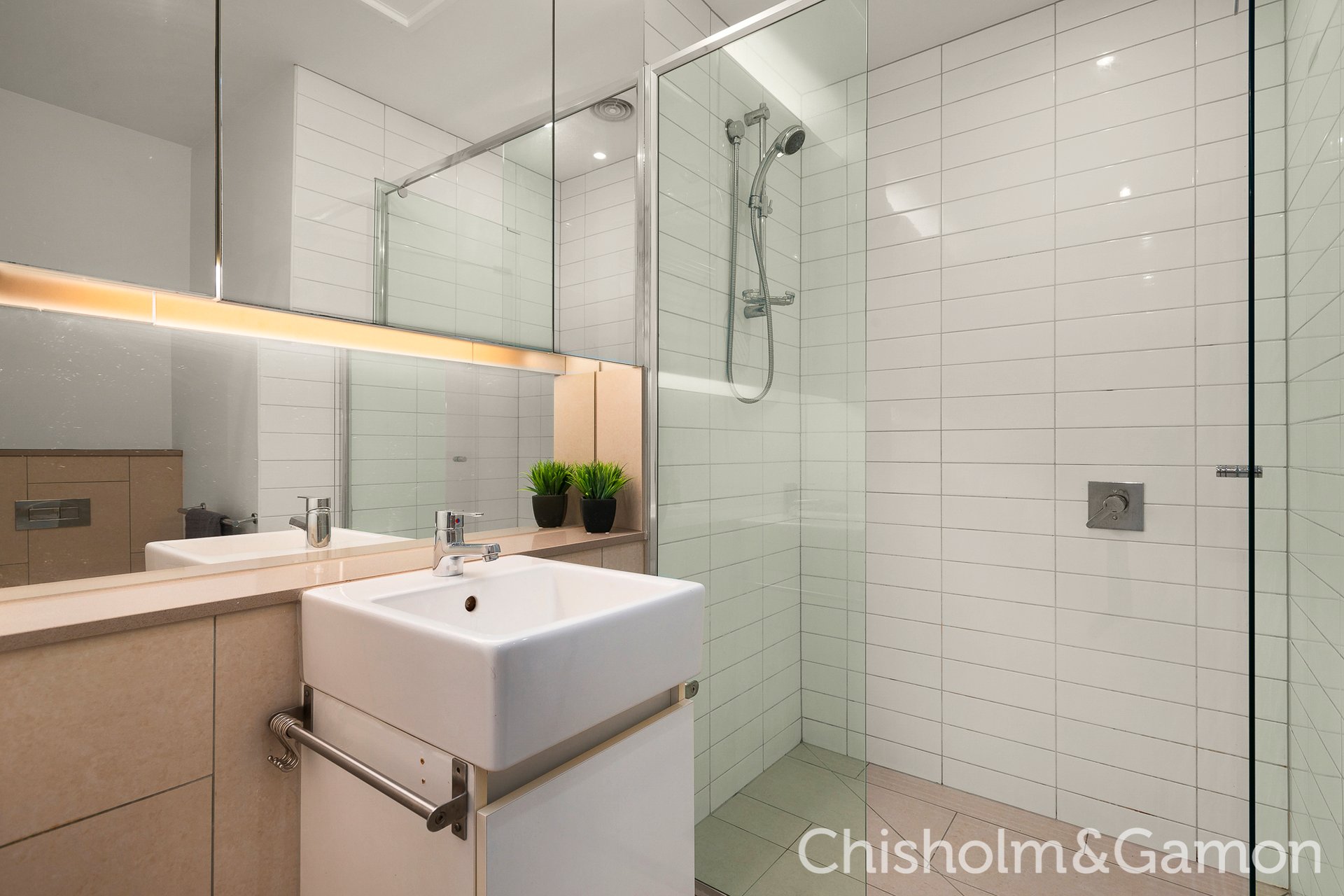 2/24 Crimea Street, St Kilda image 6