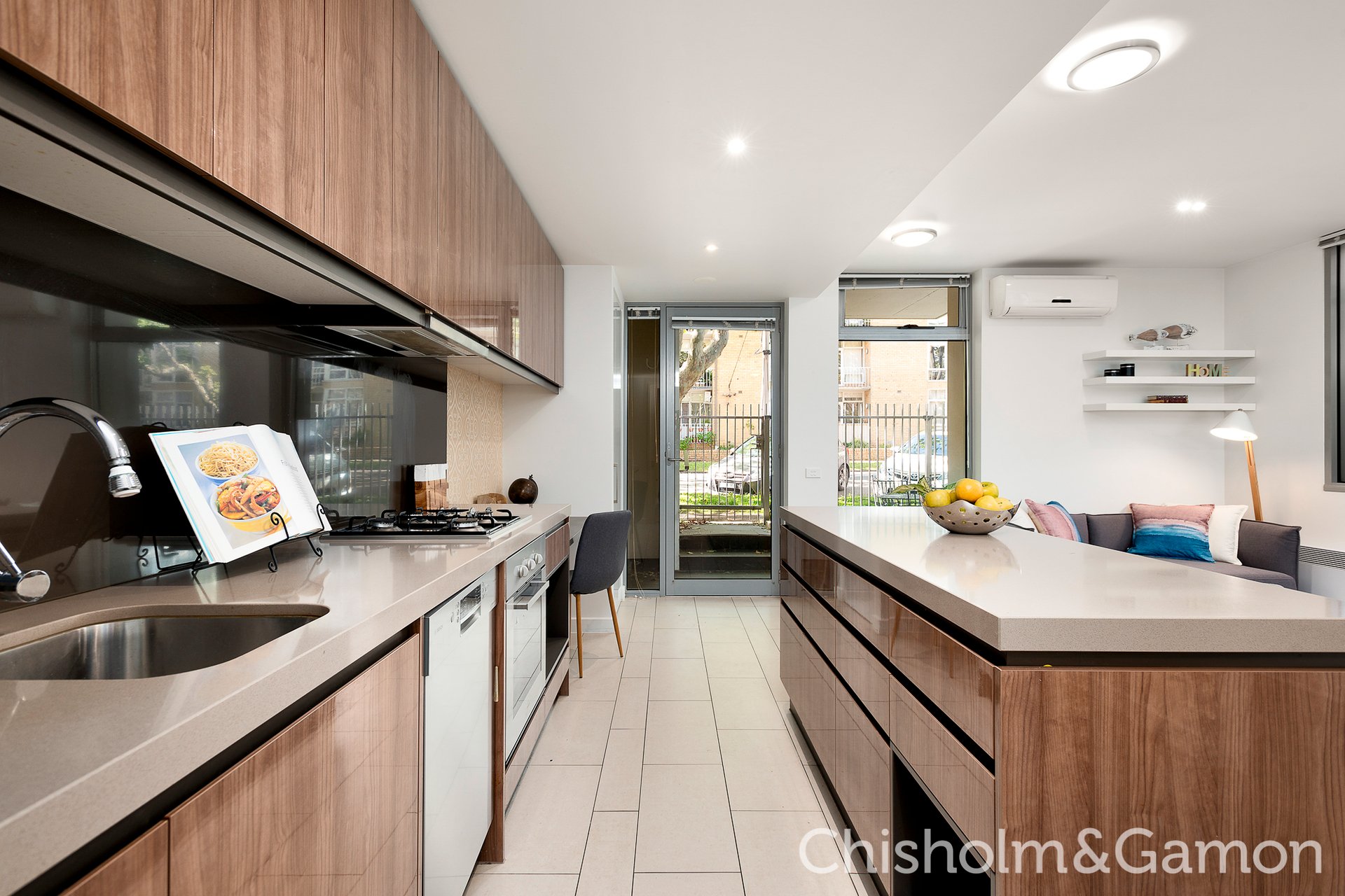 2/24 Crimea Street, St Kilda image 9