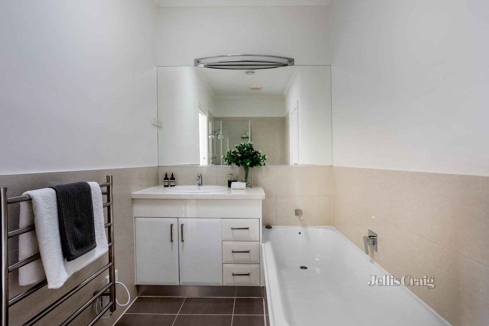 2/24 Fromer Street, Bentleigh image 9