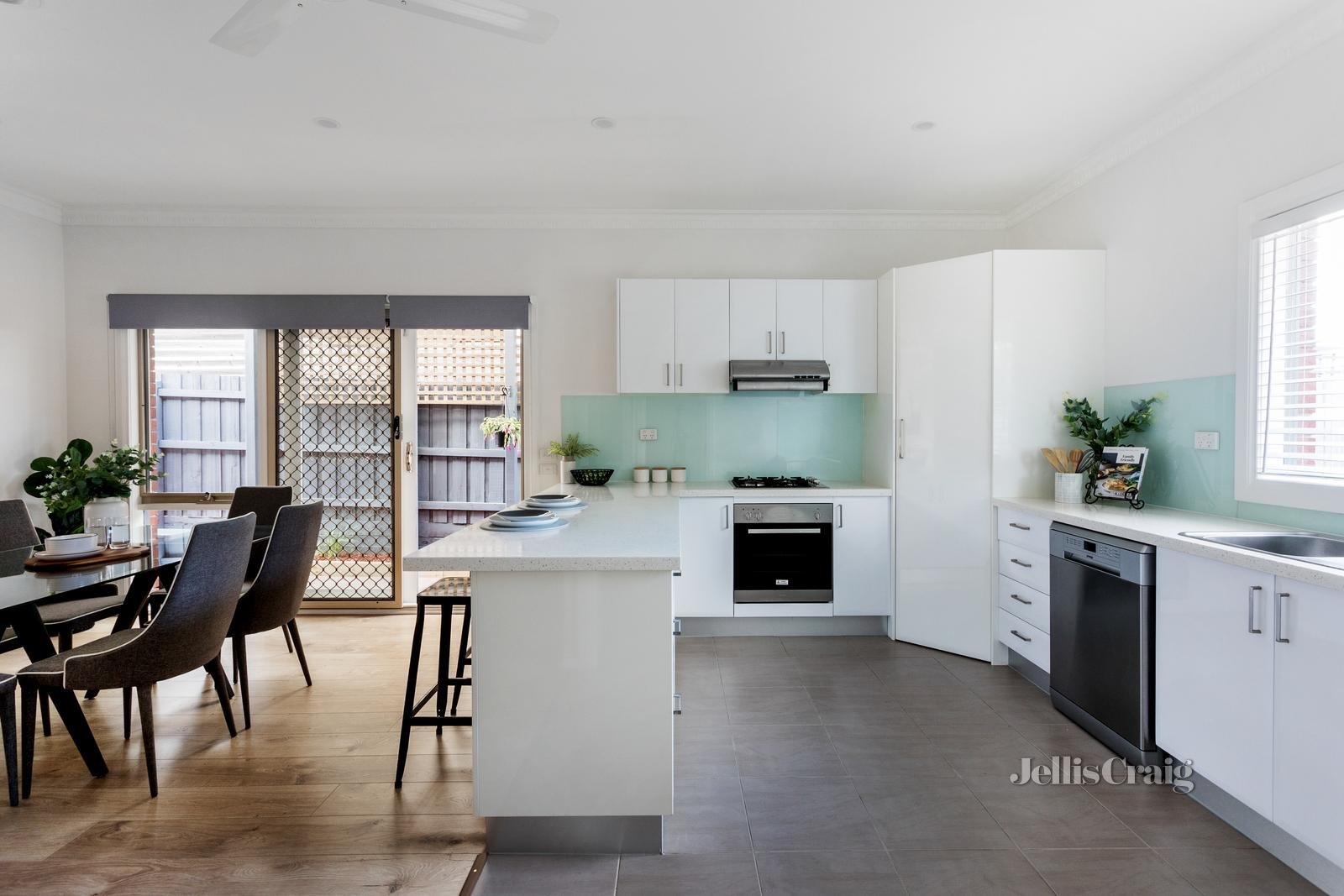2/24 Fromer Street, Bentleigh image 11