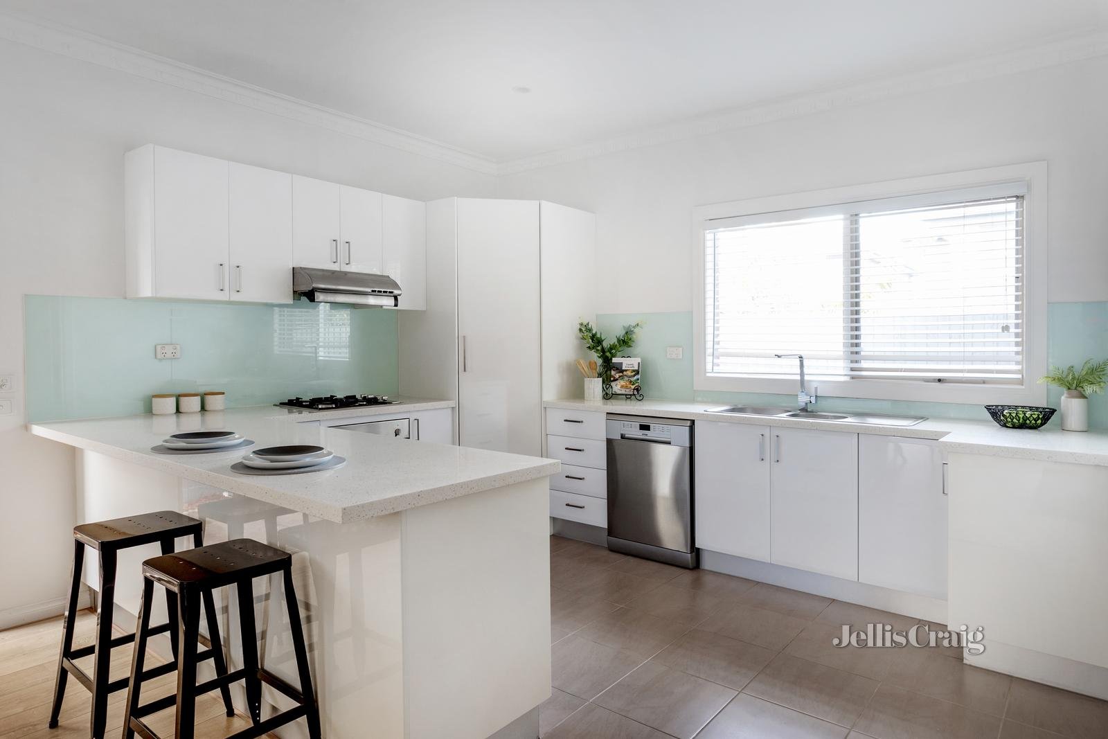 2/24 Fromer Street, Bentleigh image 13