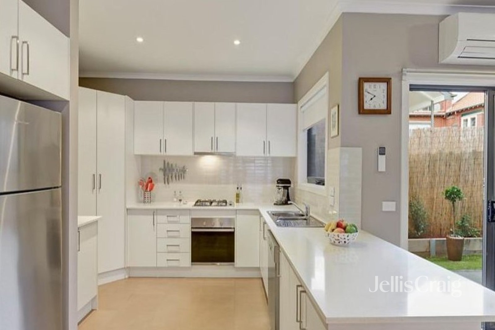 2/24 Lower Plenty Road, Rosanna image 2