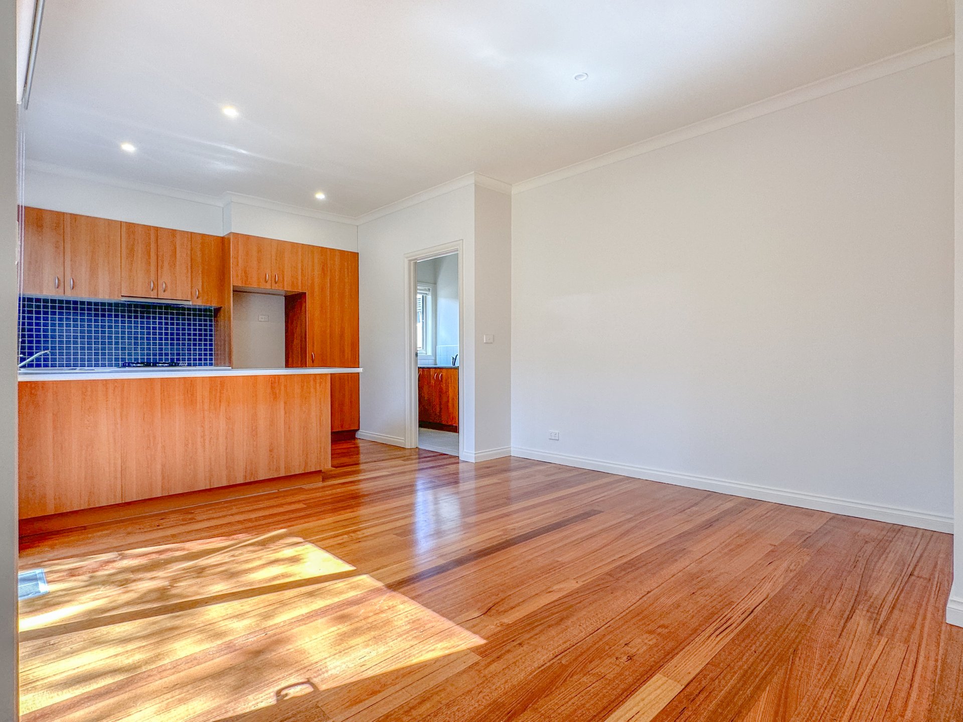 2/24 Panorama Street, Clayton image 3