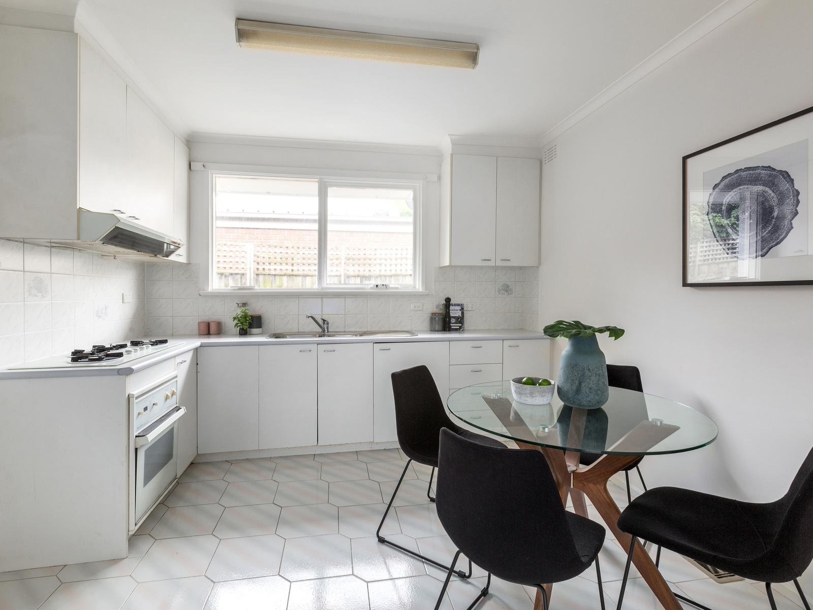 2/24 Parkside Street, Elsternwick image 5