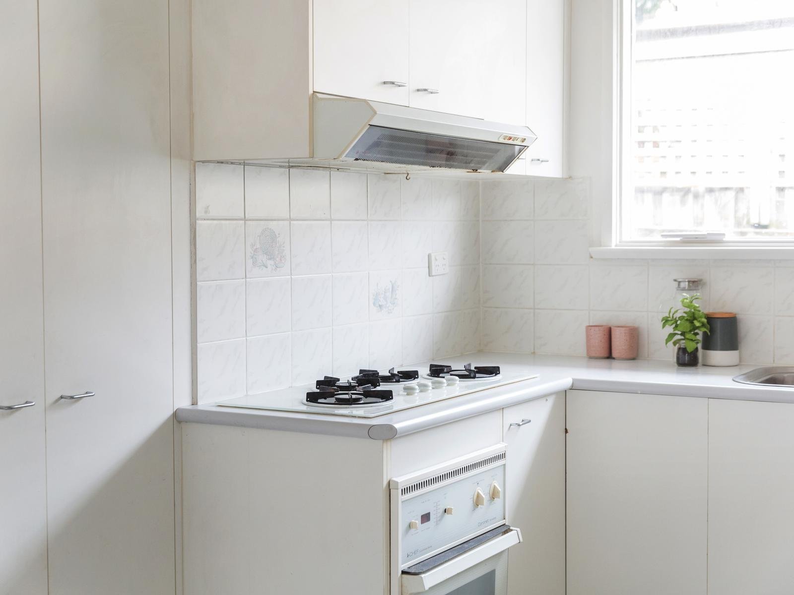 2/24 Parkside Street, Elsternwick image 6