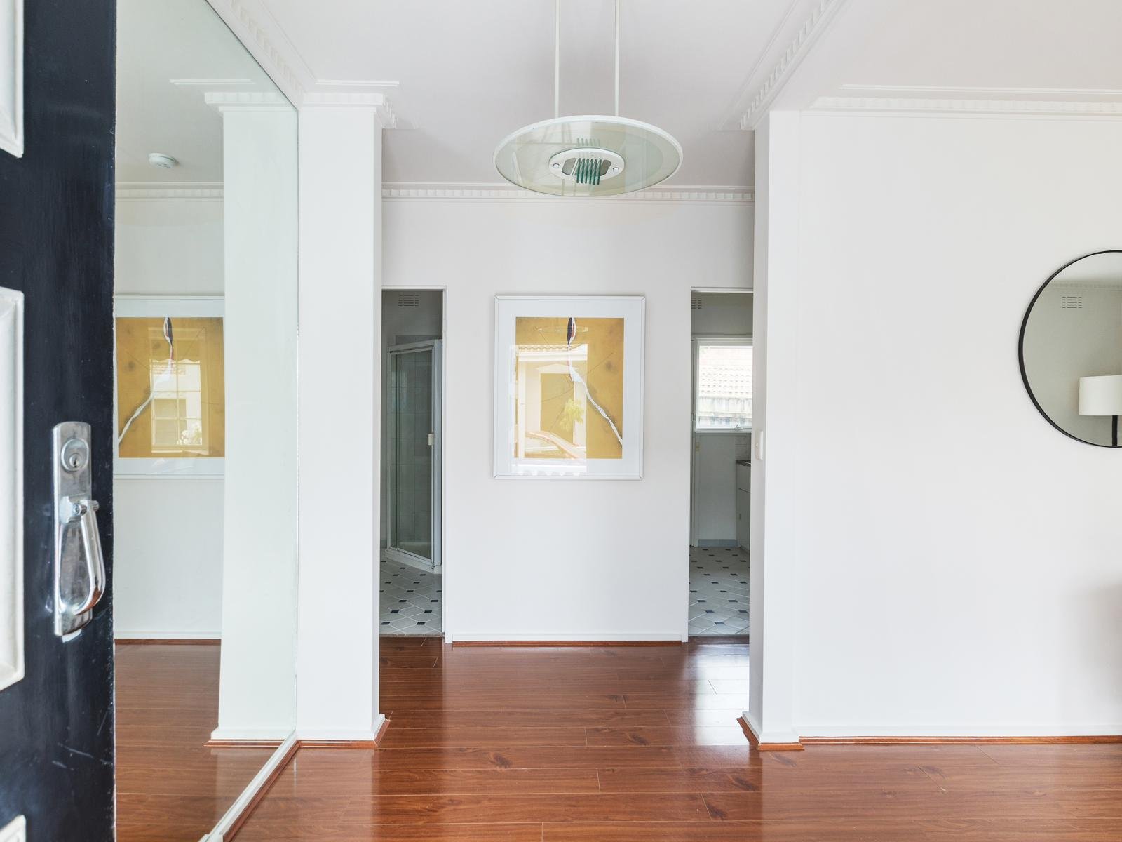 2/24 Parkside Street, Elsternwick image 8