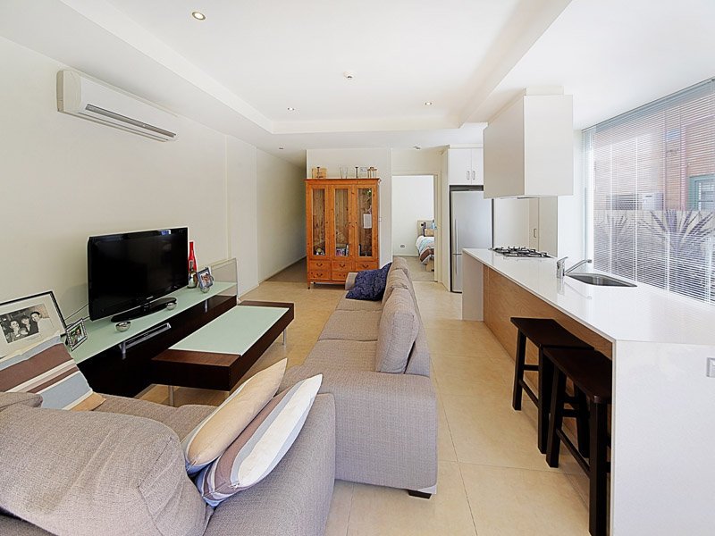 2/24 Pine Avenue, Elwood image 8