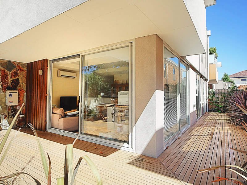 2/24 Pine Avenue, Elwood image 9
