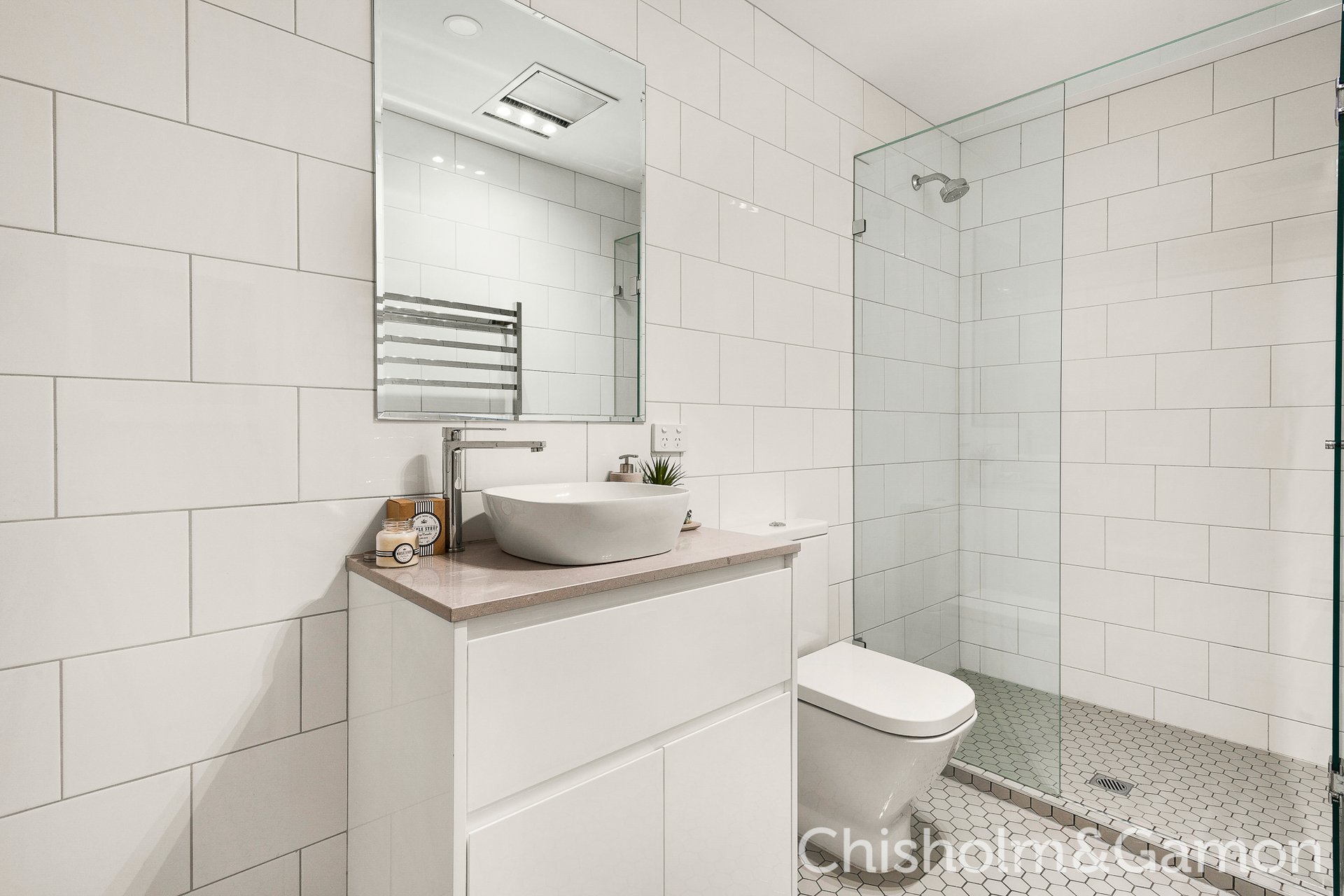 2/24 Pine Avenue, Elwood image 8