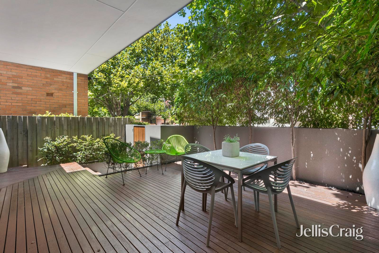 2/24 Pine Avenue, Elwood image 2