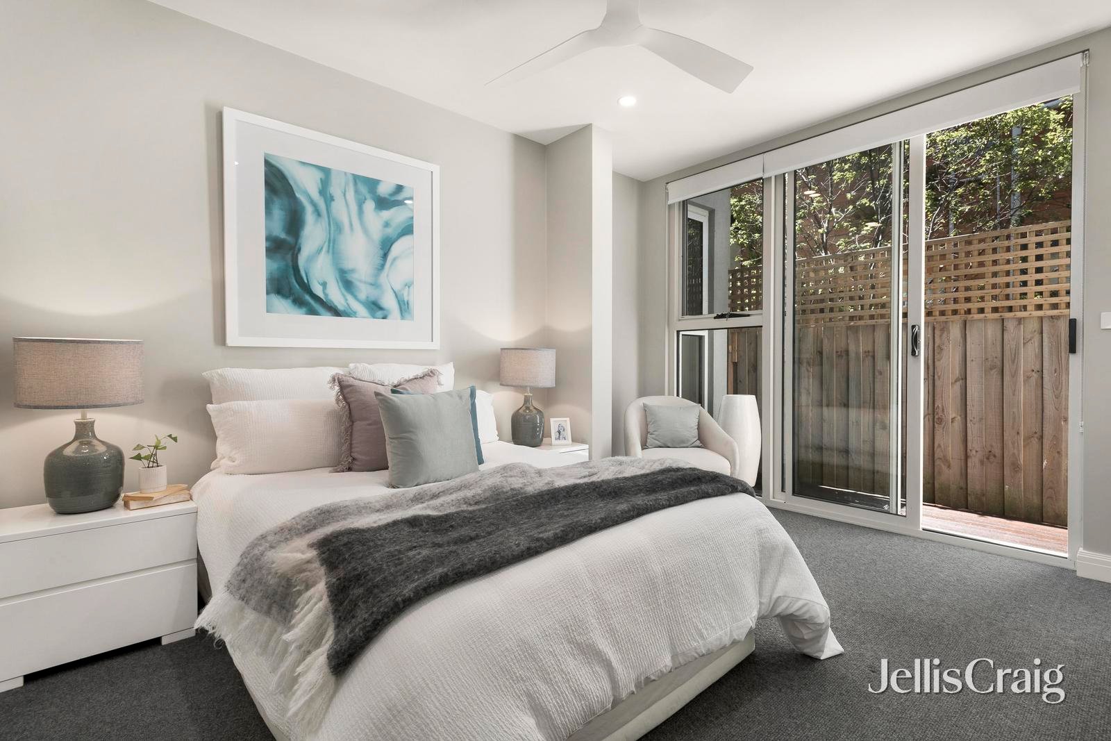 2/24 Pine Avenue, Elwood image 9