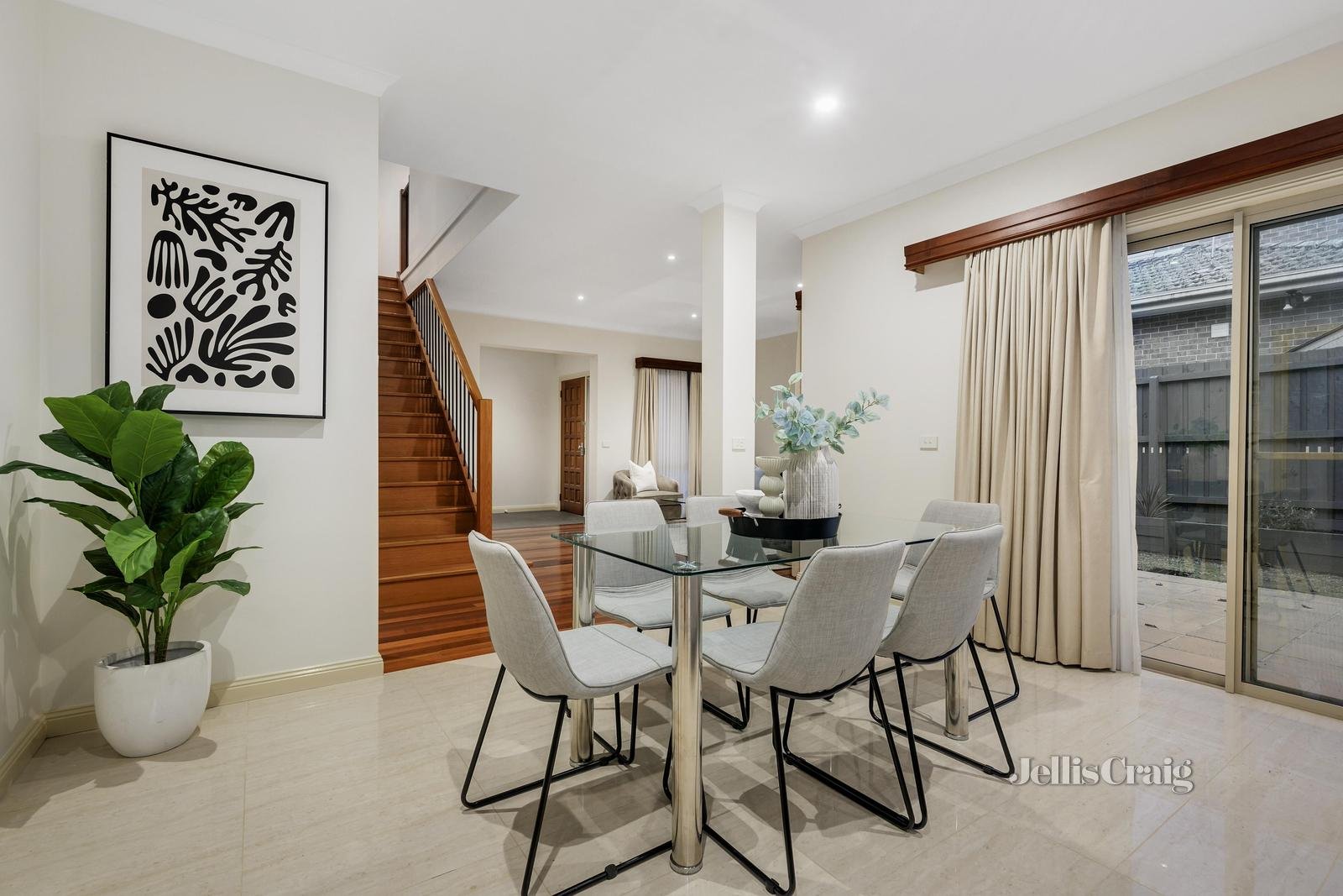 2/24 Roberts Street, Glen Waverley image 4