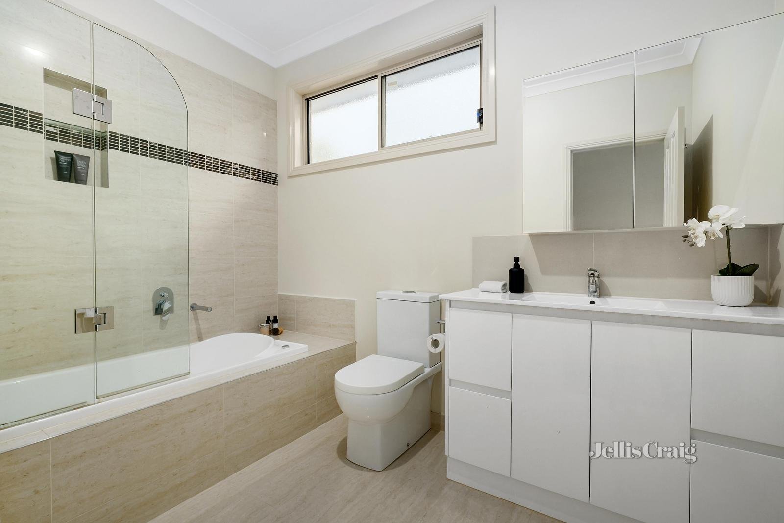 2/24 Roberts Street, Glen Waverley image 8