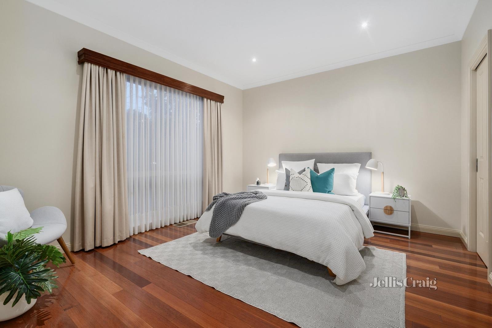 2/24 Roberts Street, Glen Waverley image 10