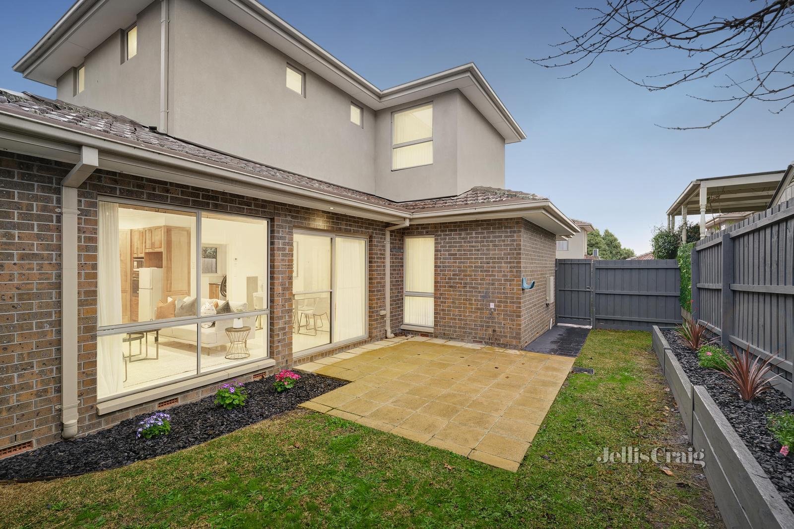 2/24 Roberts Street, Glen Waverley image 12