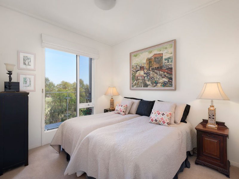 22/4 Seisman Place, Port Melbourne image 5