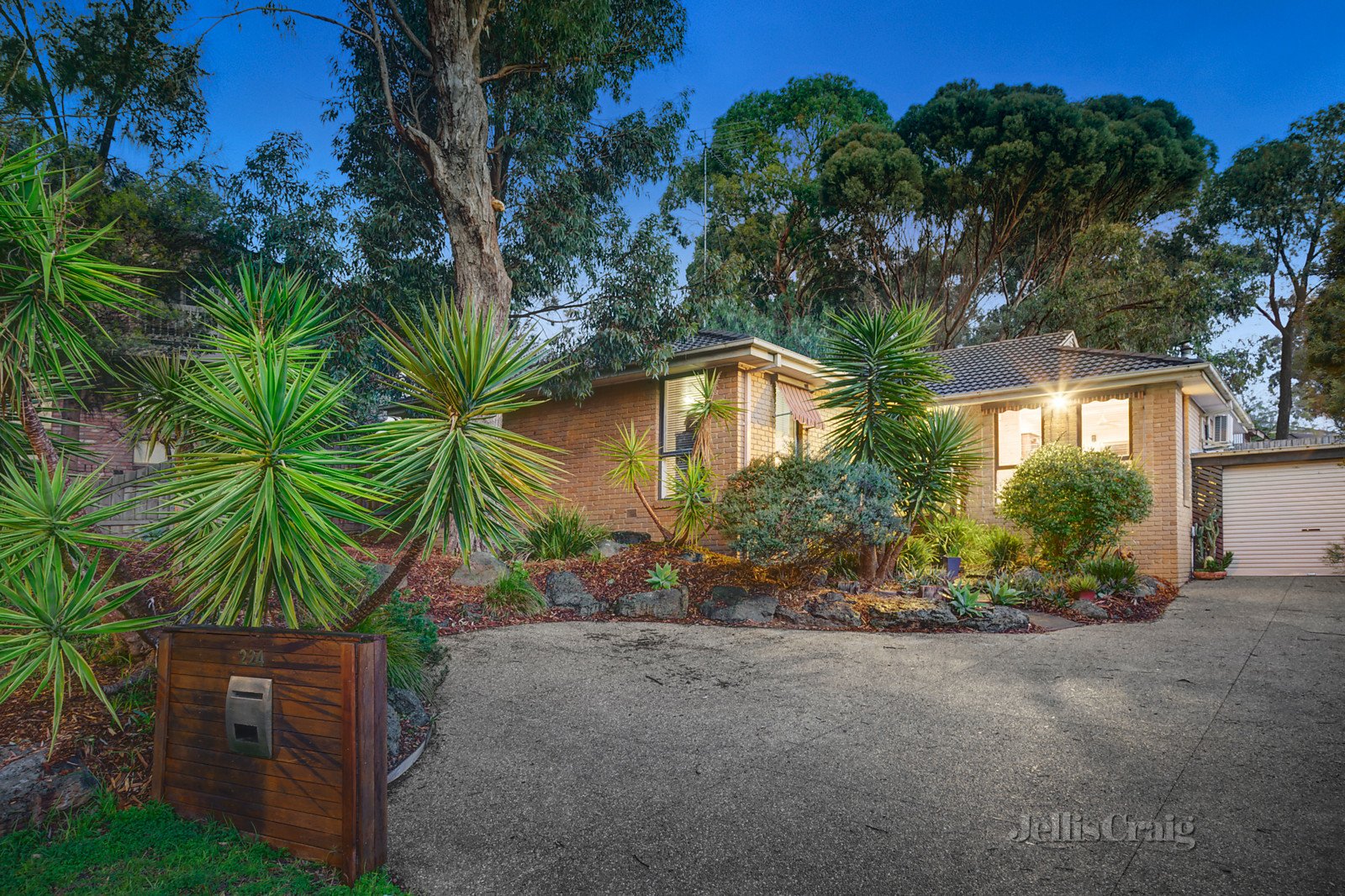 224 St Helena Road, Greensborough image 1