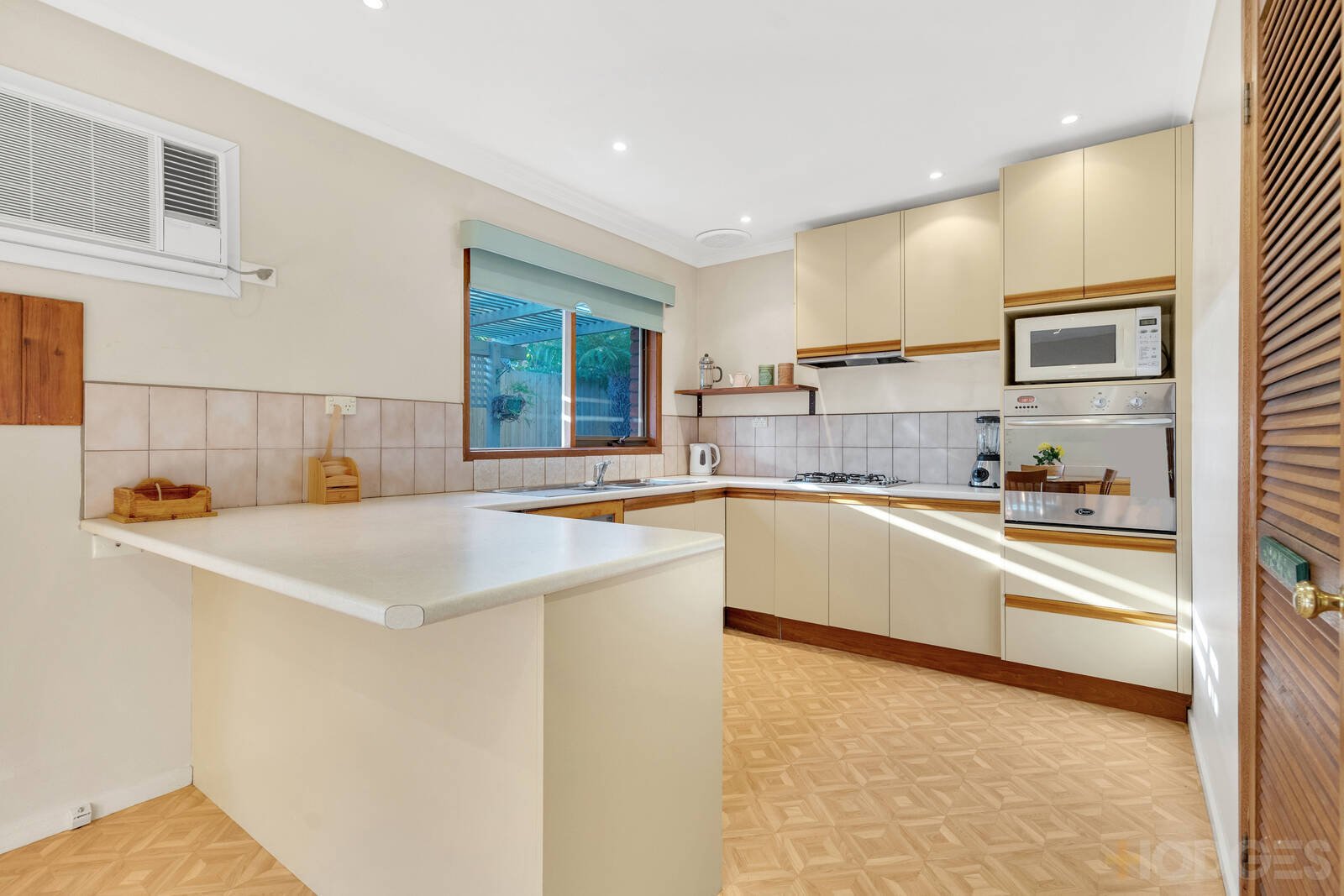 2 / 24 Sunray Avenue Cheltenham