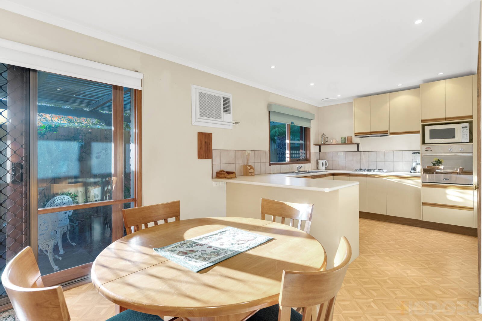 2 / 24 Sunray Avenue Cheltenham