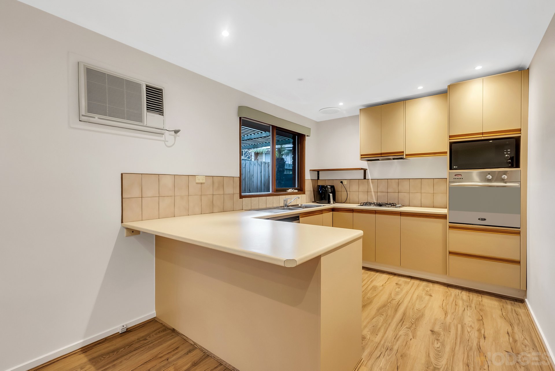 2 / 24 Sunray Avenue Cheltenham