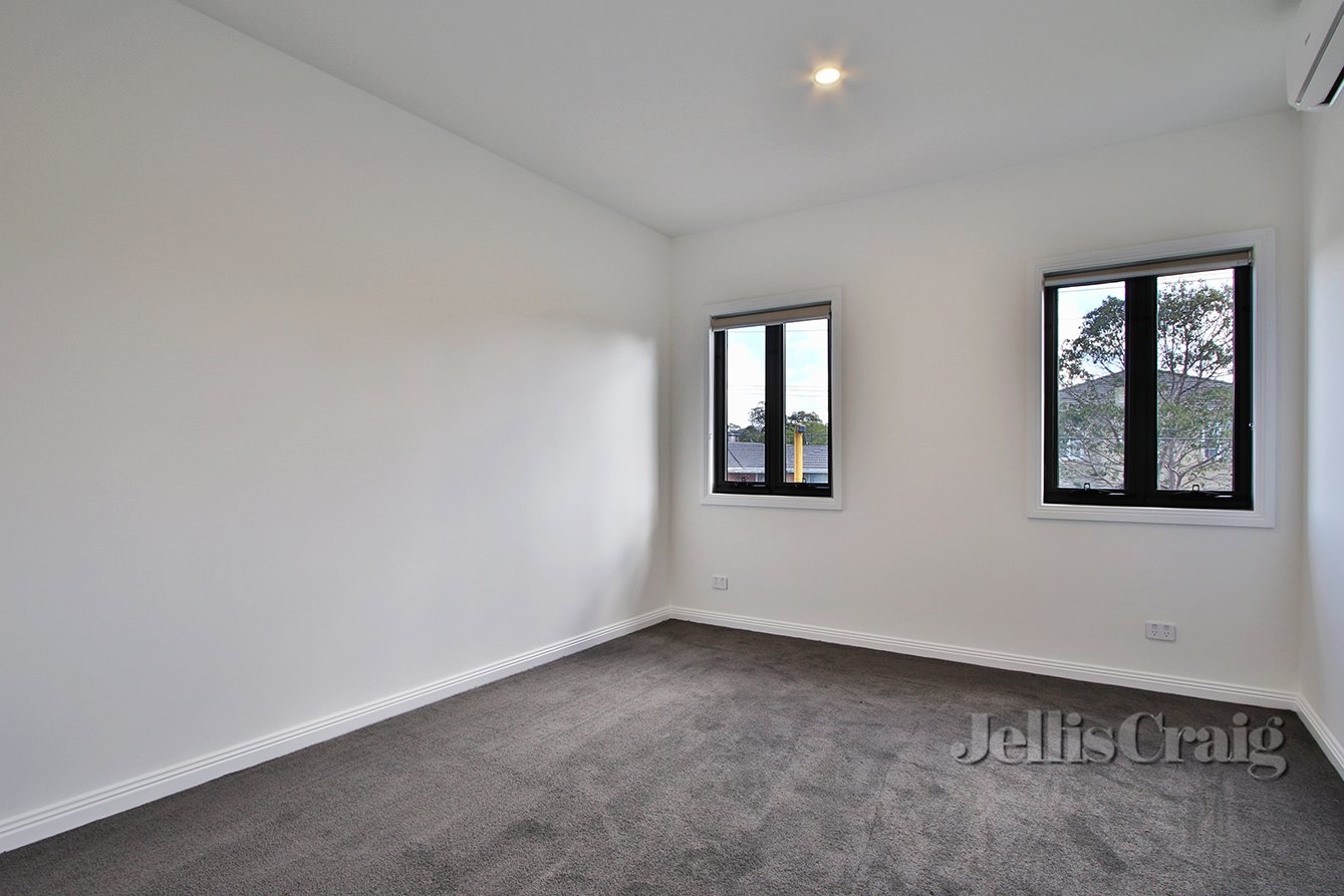 2/24 Walker Road, Mount Waverley image 7