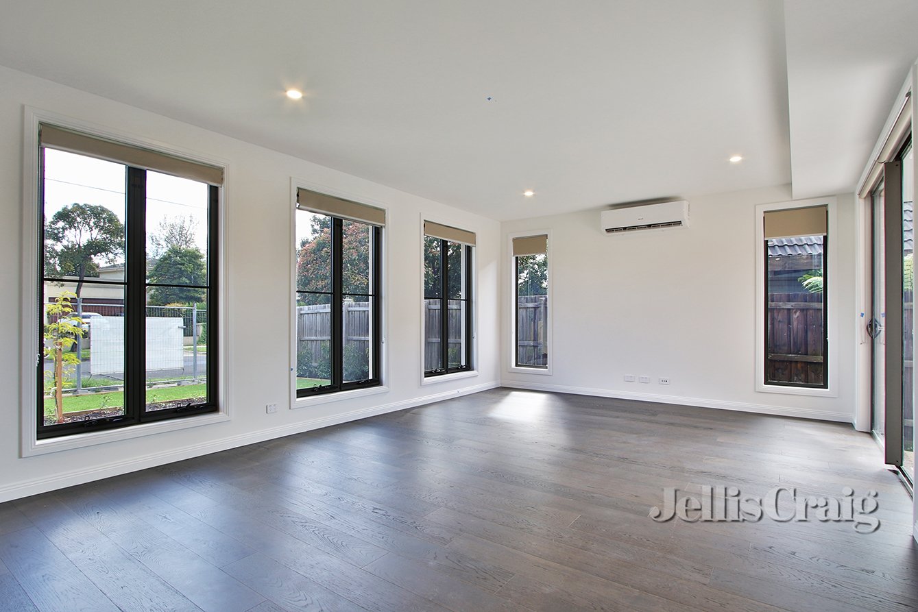 2/24 Walker Road, Mount Waverley image 3