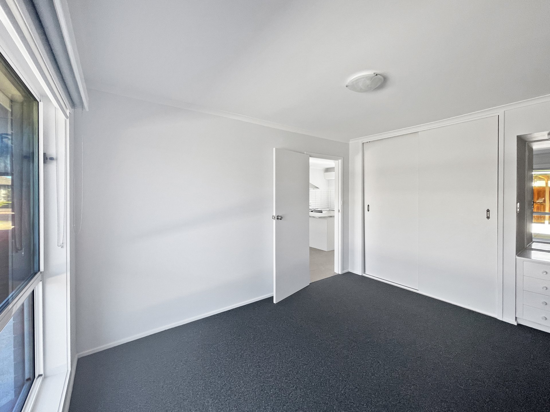 2/24 Wirksworth Street, Herne Hill image 2