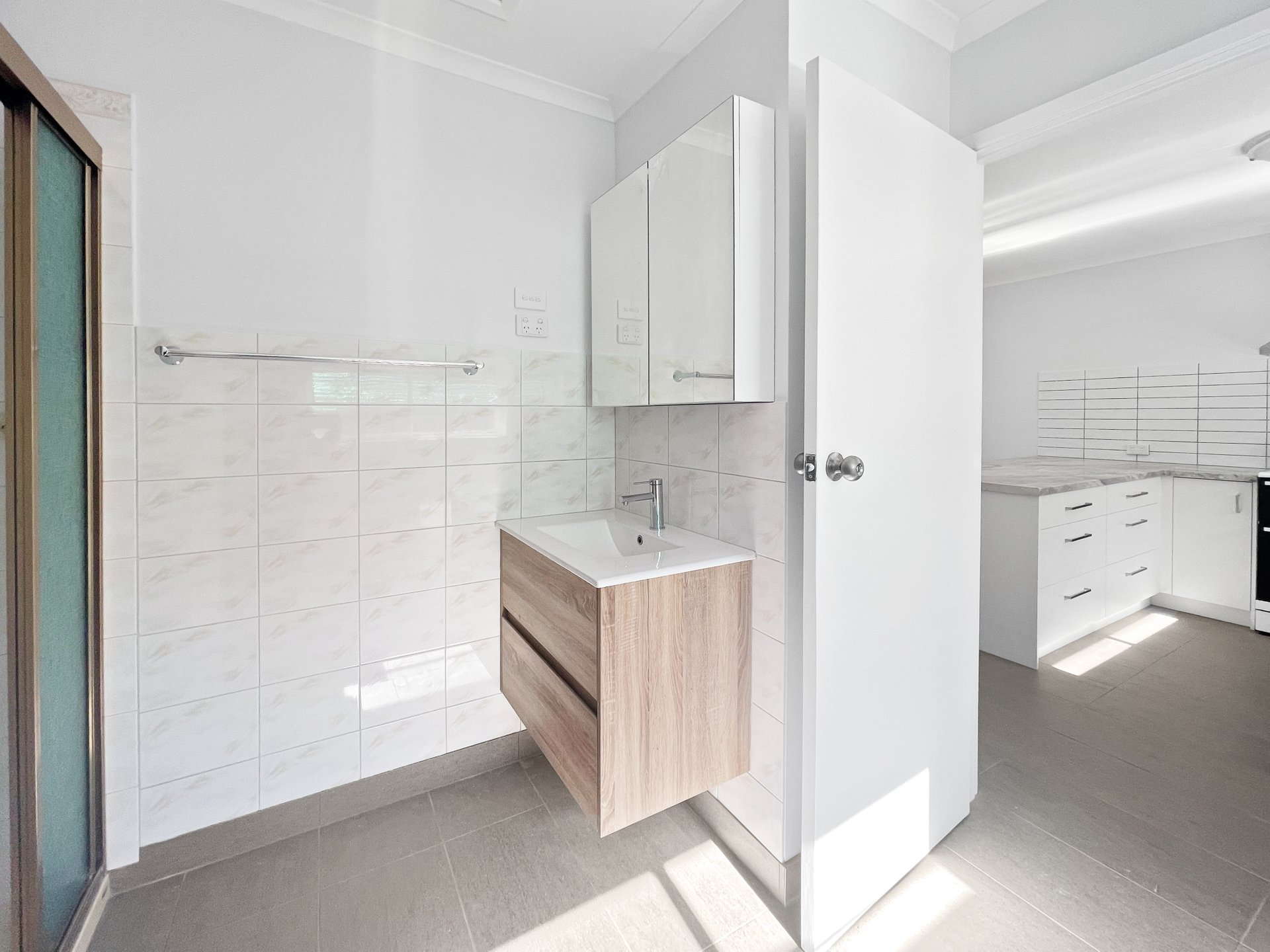 2/24 Wirksworth Street, Herne Hill image 4