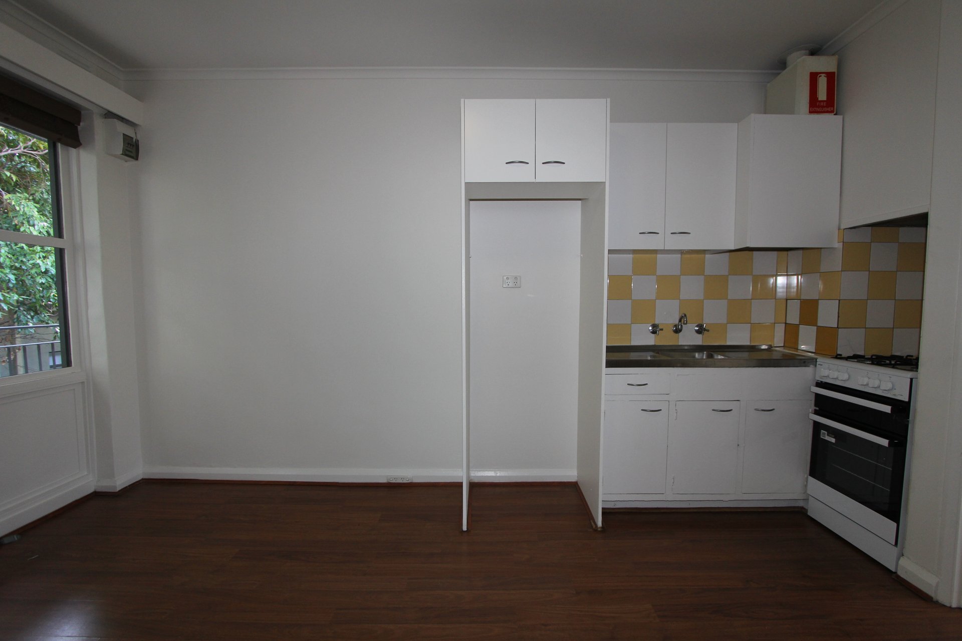 Property Gallery Thumbnail 3