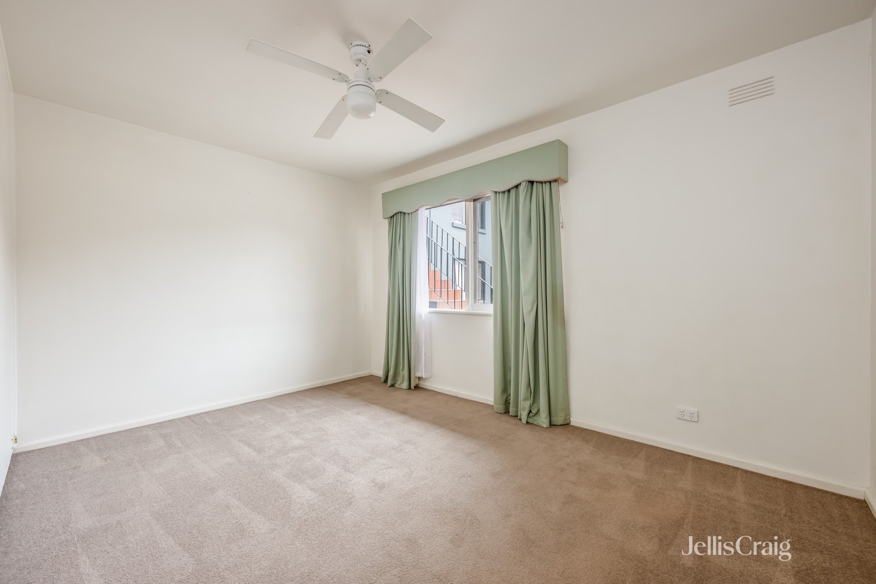 2/242 Arthur Street, Fairfield image 3