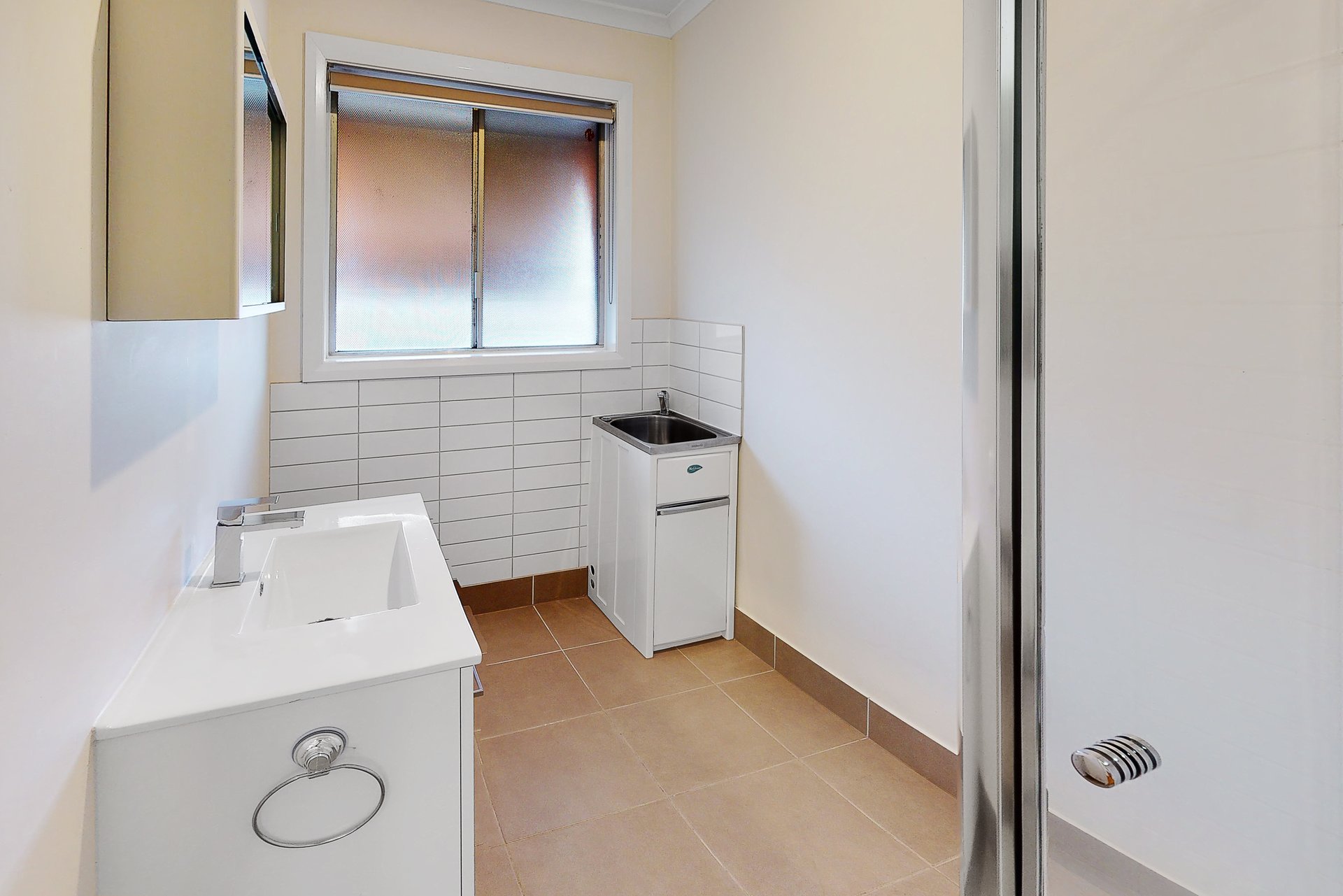 2/243 Keilor Road, Essendon image 8