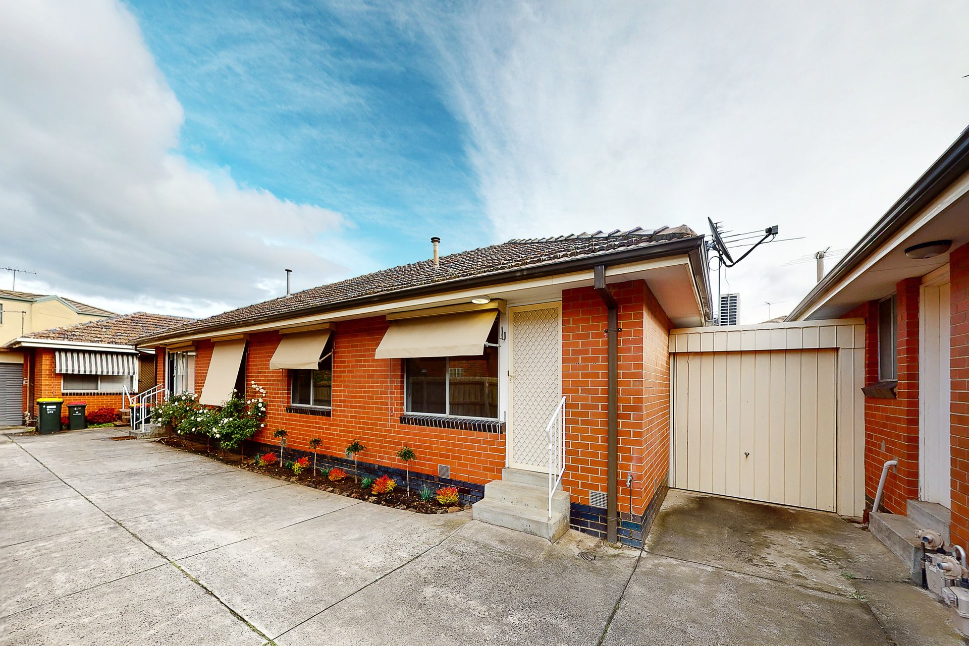 2/243 Keilor Road, Essendon image 1