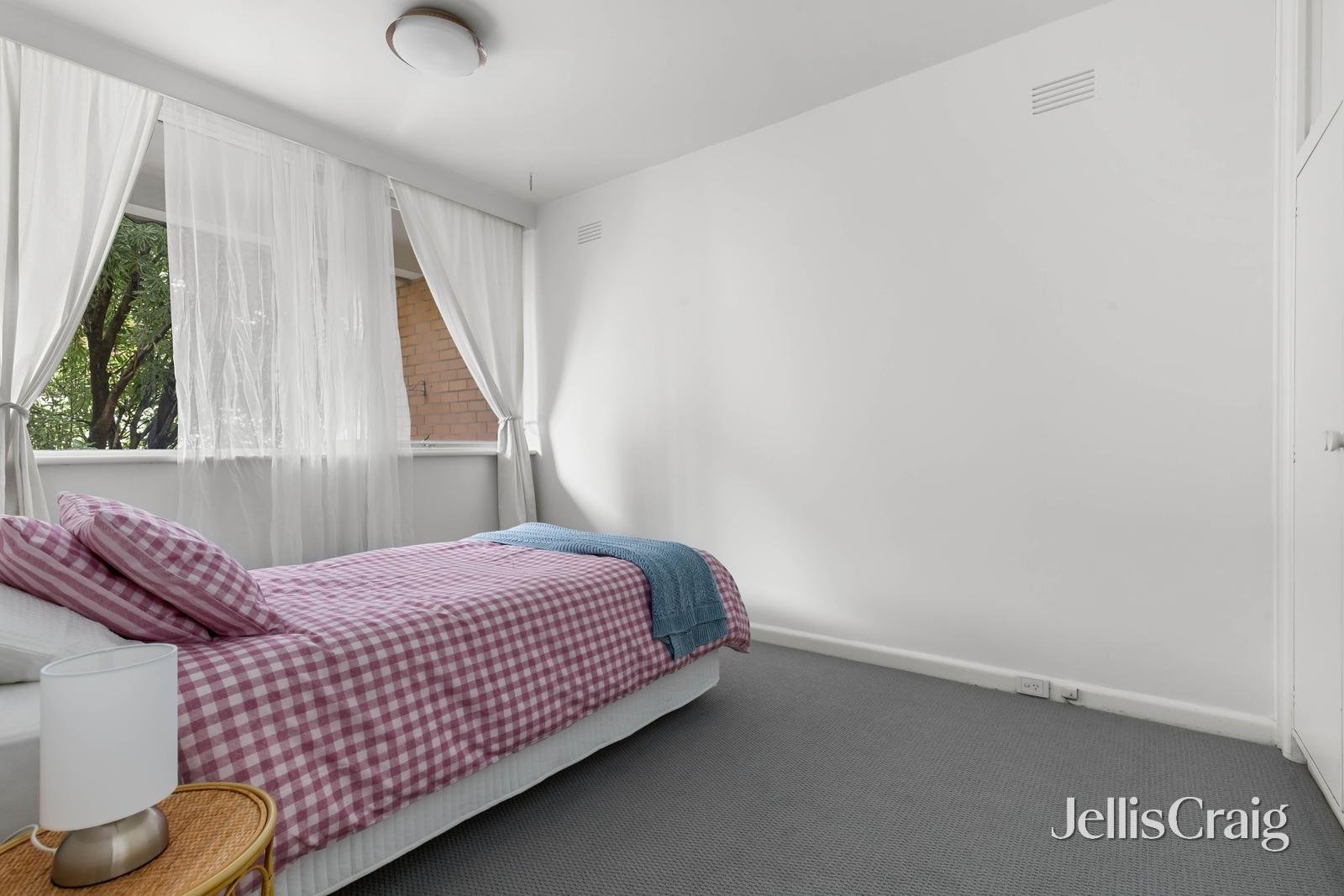 2/243 Riversdale Road, Hawthorn East image 5