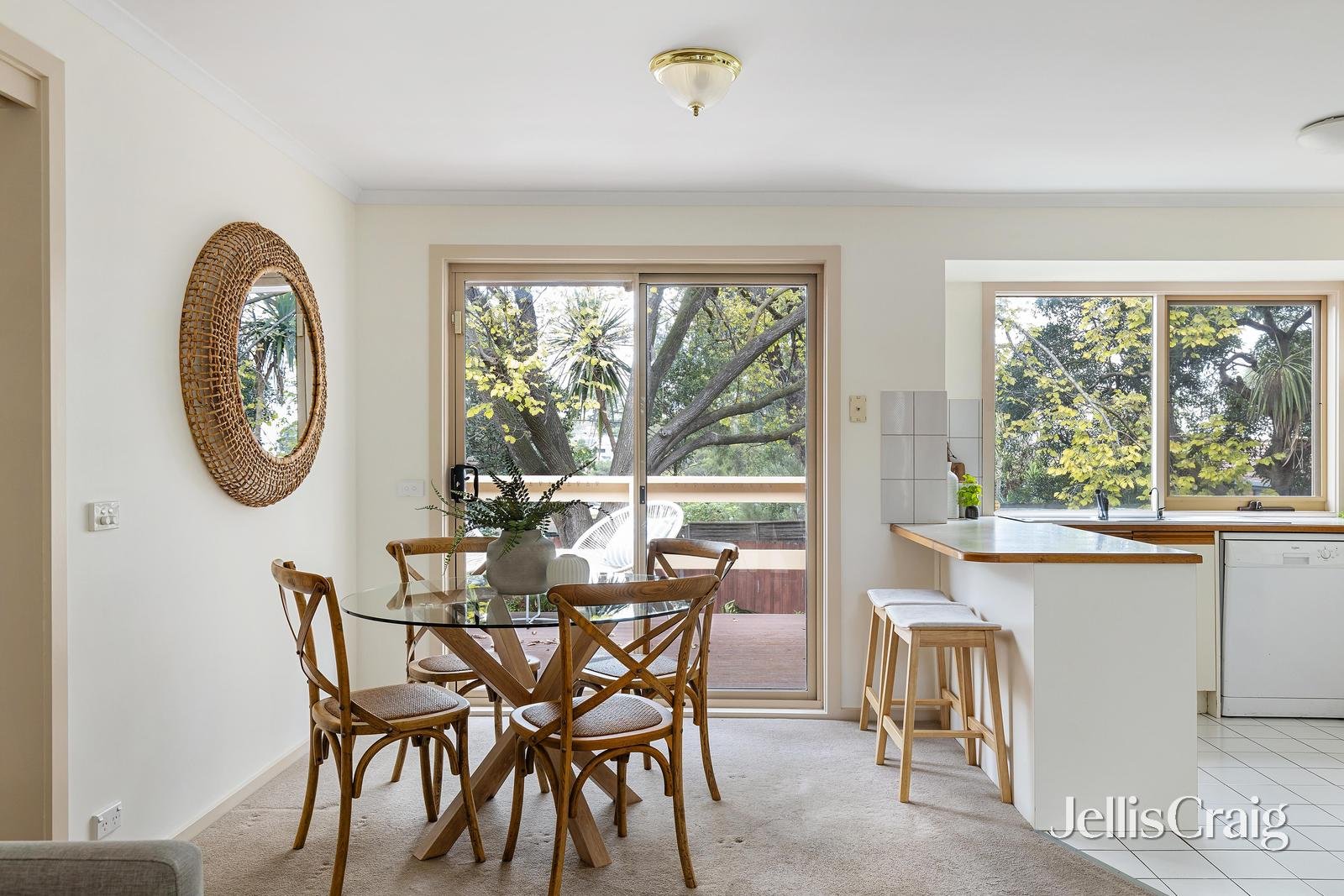 2/24A Rattray Road, Montmorency image 2