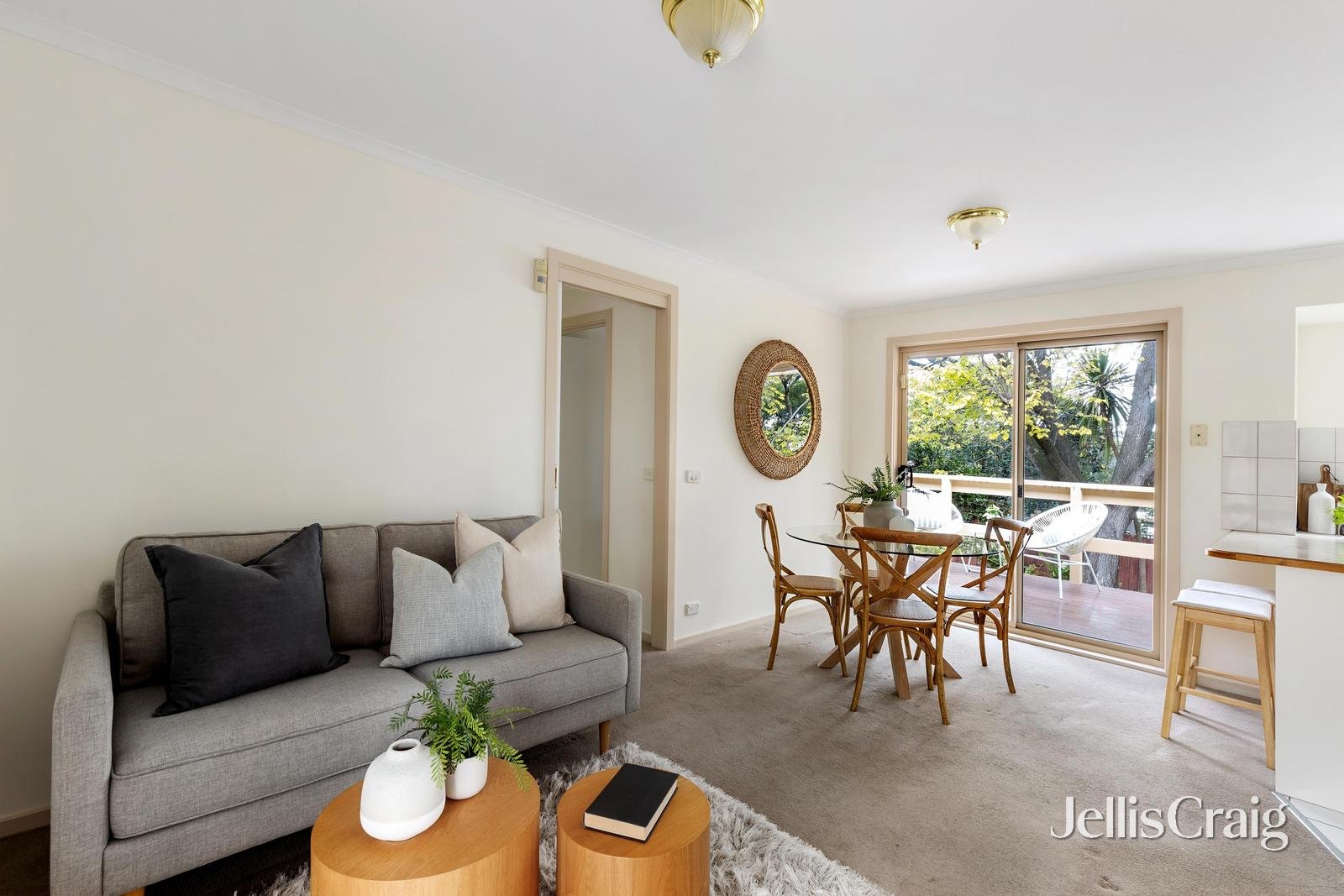 2/24A Rattray Road, Montmorency image 3