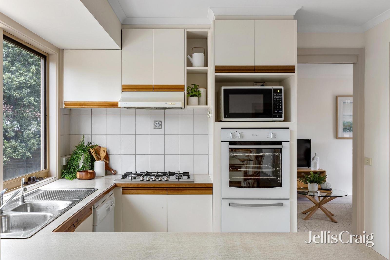 2/24A Rattray Road, Montmorency image 6