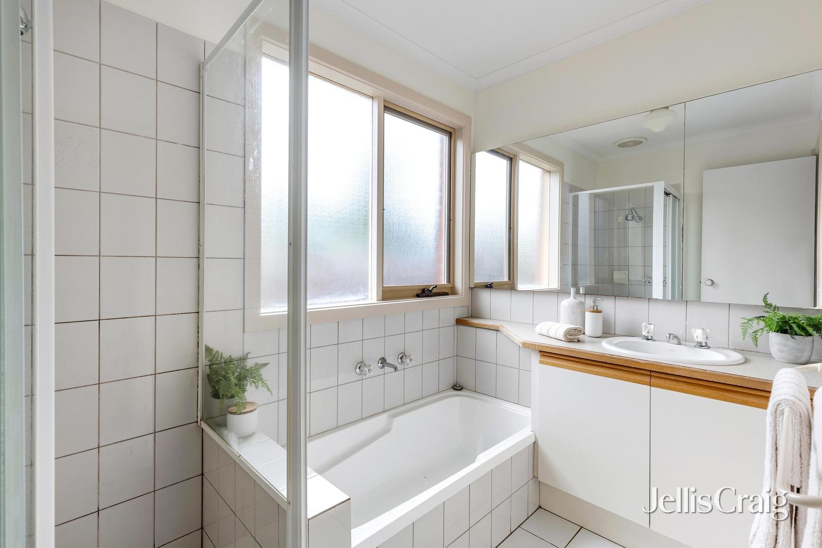 2/24A Rattray Road, Montmorency image 11
