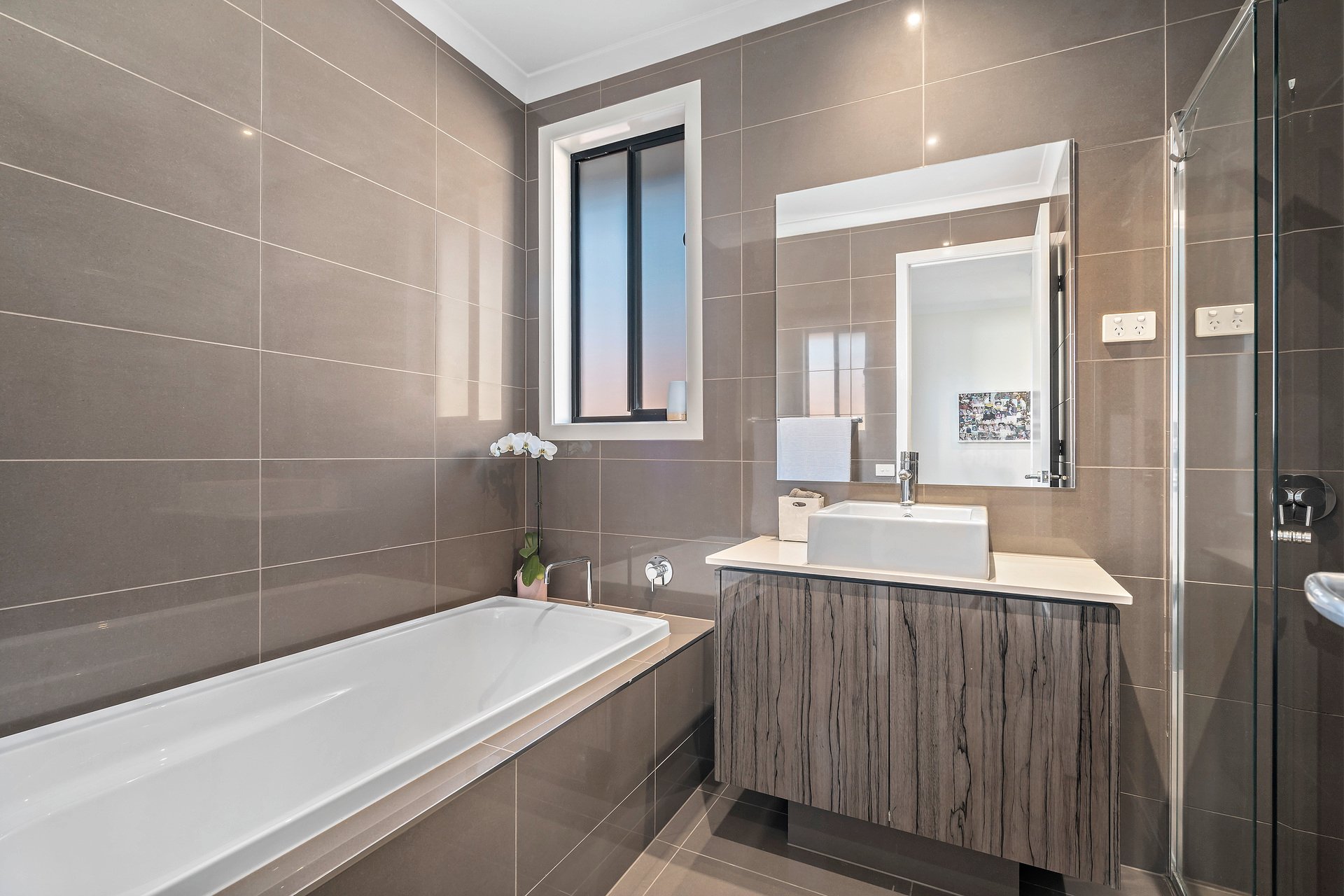 Property Gallery Thumbnail 12