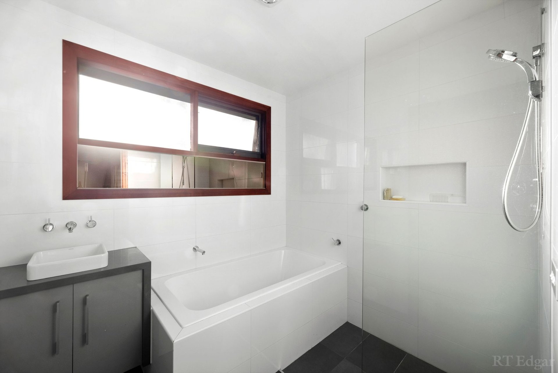 Property Gallery Thumbnail 9